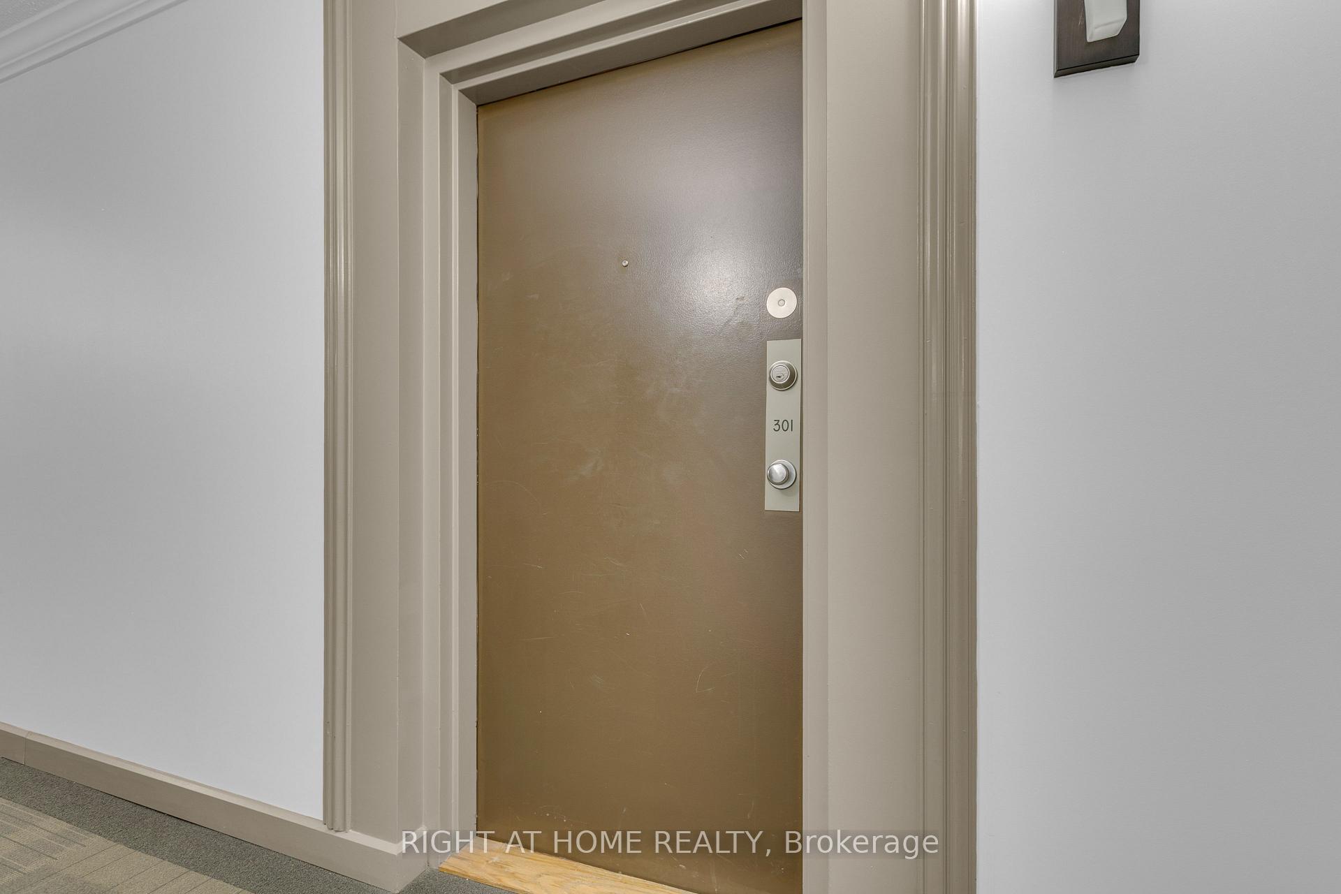 Photo 4 of Unit 301, 280 Brittany Drive, Ottawa, Viscount Alexander Park — HOMEH