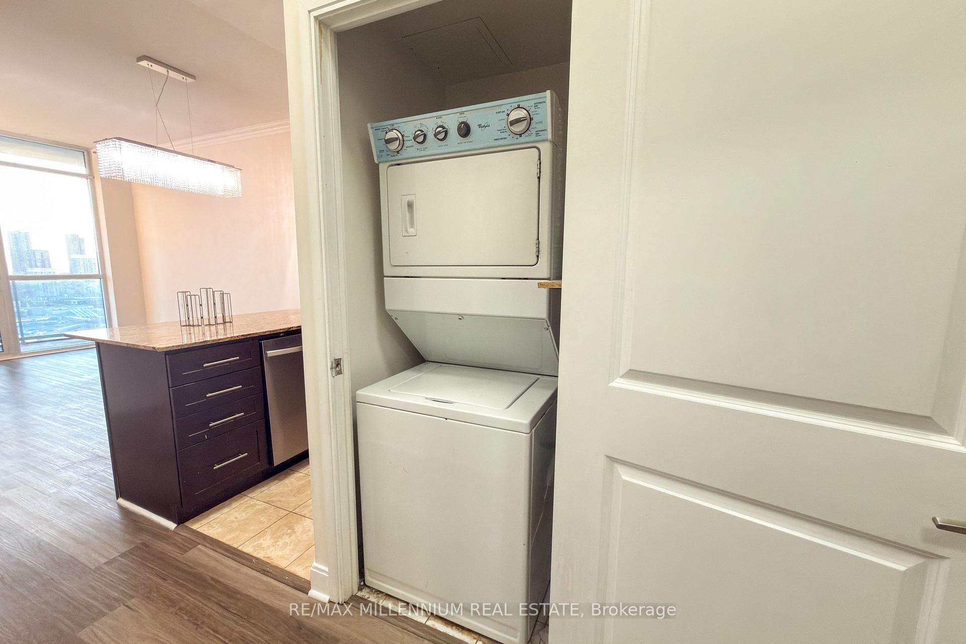 Photo 14 of Unit LPH06, 80 Absolute Avenue, Mississauga, City Centre — HOMEH