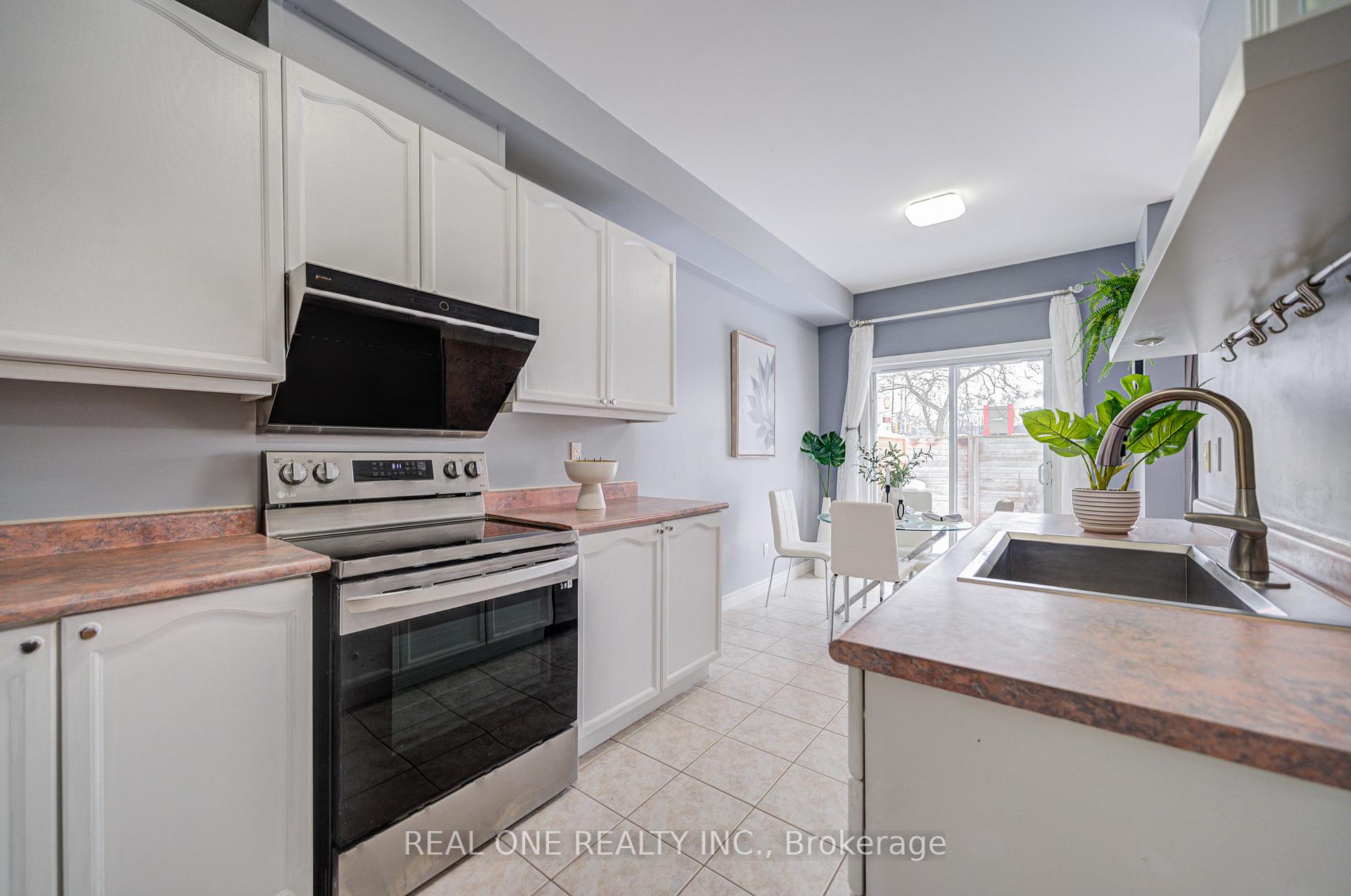 Photo 11 of Unit 25, 963 King Road, Burlington, LaSalle — HOMEH