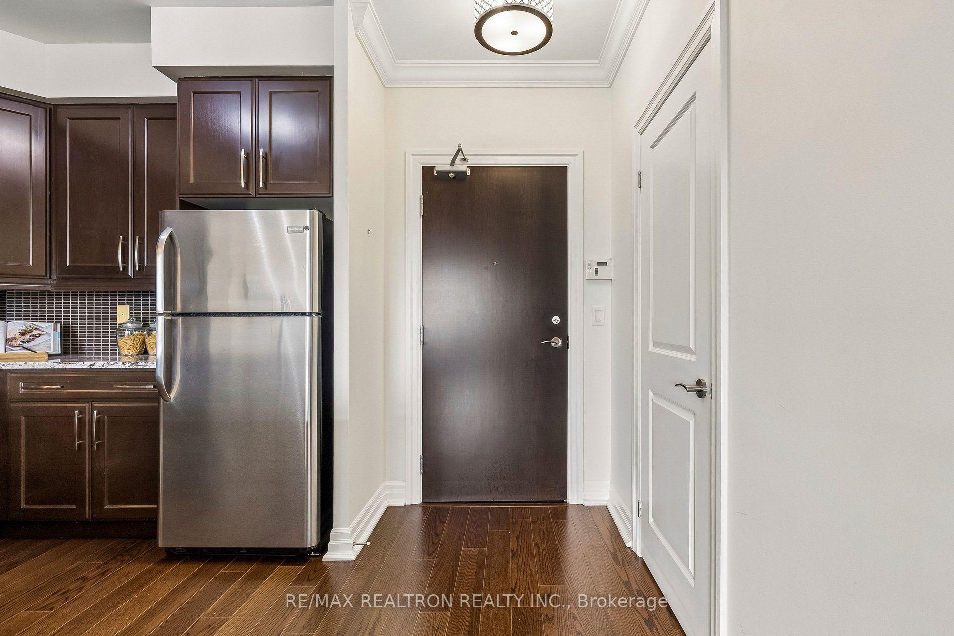Photo 7 of Unit 304, 180 John Way, Aurora, Bayview Wellington — HOMEH