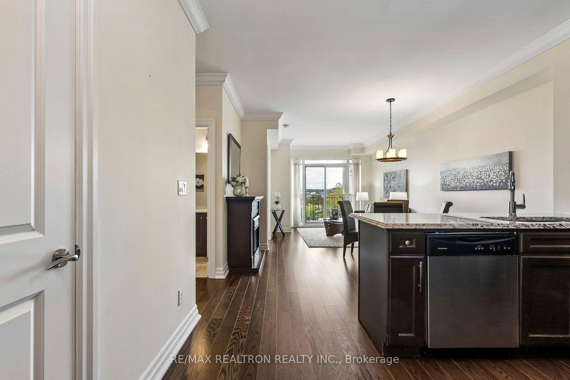 Photo 8 of Unit 304, 180 John Way, Aurora, Bayview Wellington — HOMEH