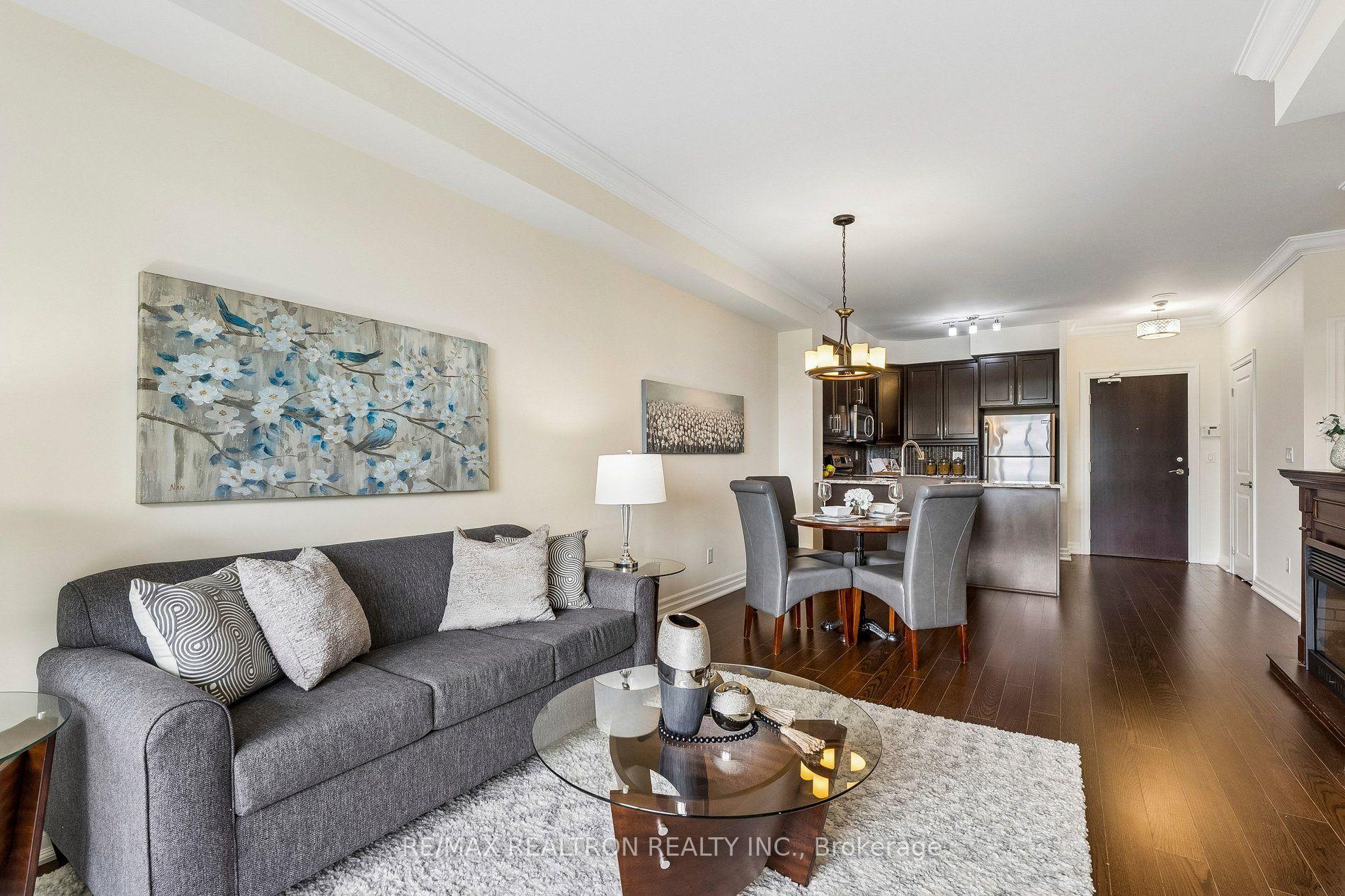 Photo 14 of Unit 304, 180 John Way, Aurora, Bayview Wellington — HOMEH