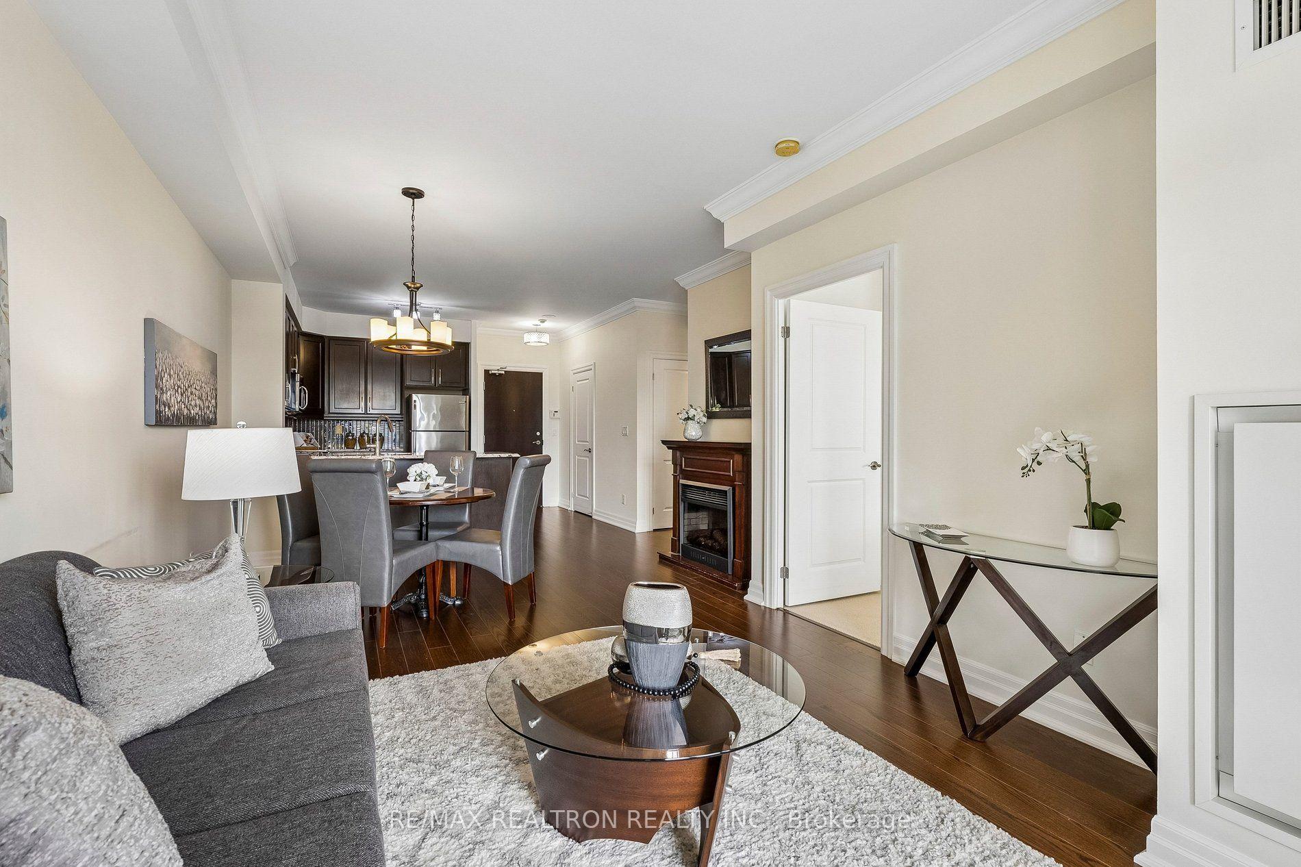 Photo 15 of Unit 304, 180 John Way, Aurora, Bayview Wellington — HOMEH