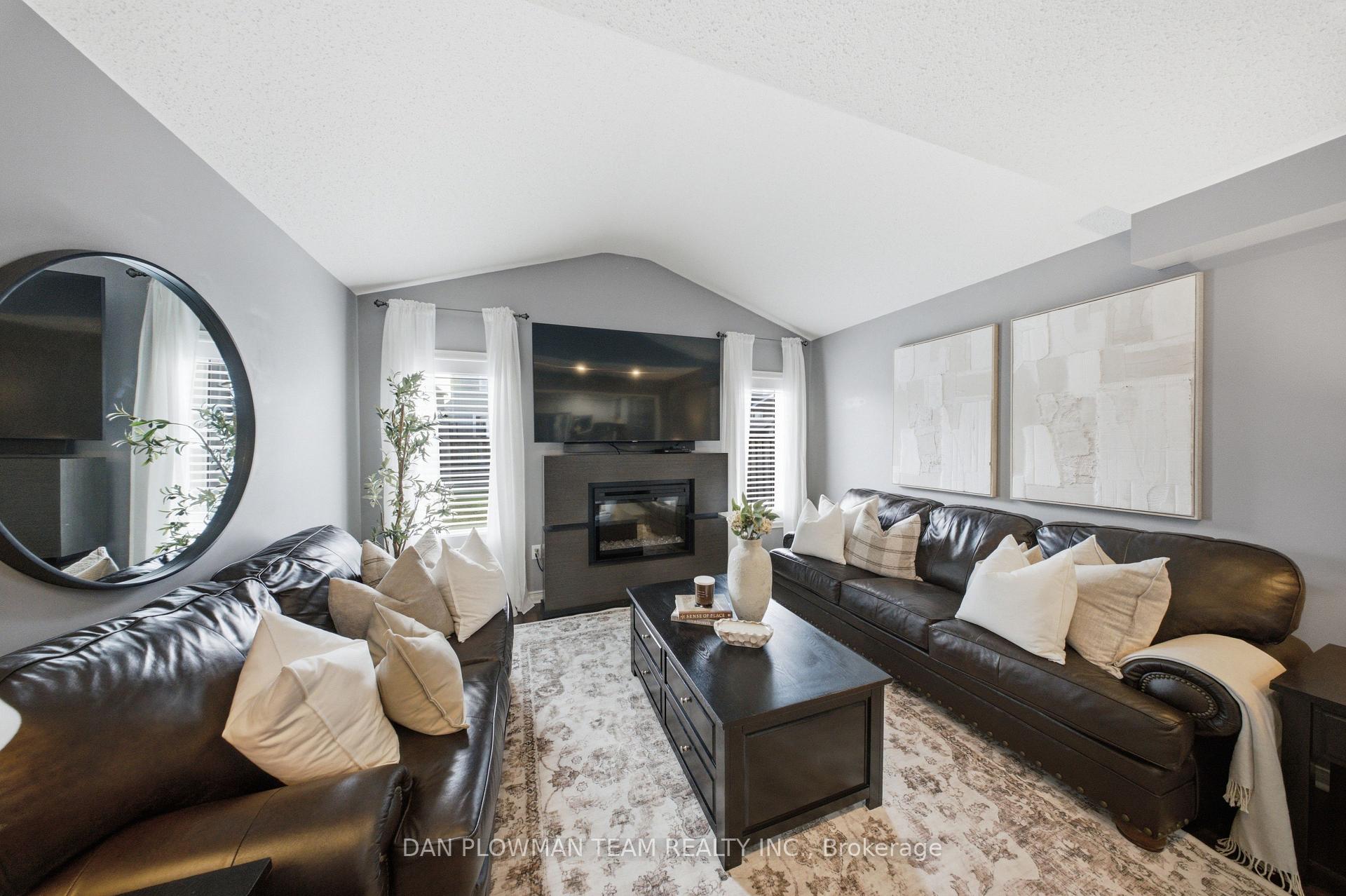 Photo 13 of 1173 Edward Bolton Crescent, Oshawa, Pinecrest — HOMEH