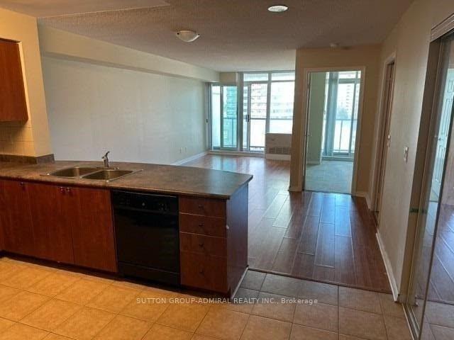 Photo 4 of Unit 701, 5508 Yonge Street, North York, Willowdale West — HOMEH