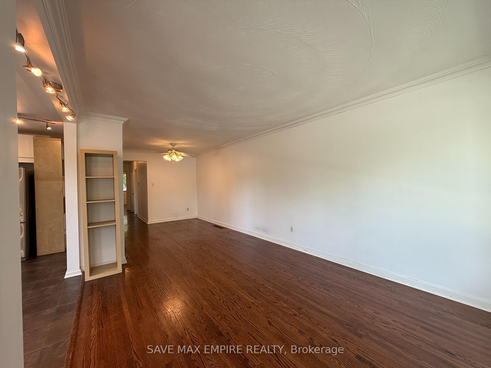 Photo 5 of 1560 Sandgate Crescent, Mississauga, Clarkson — HOMEH