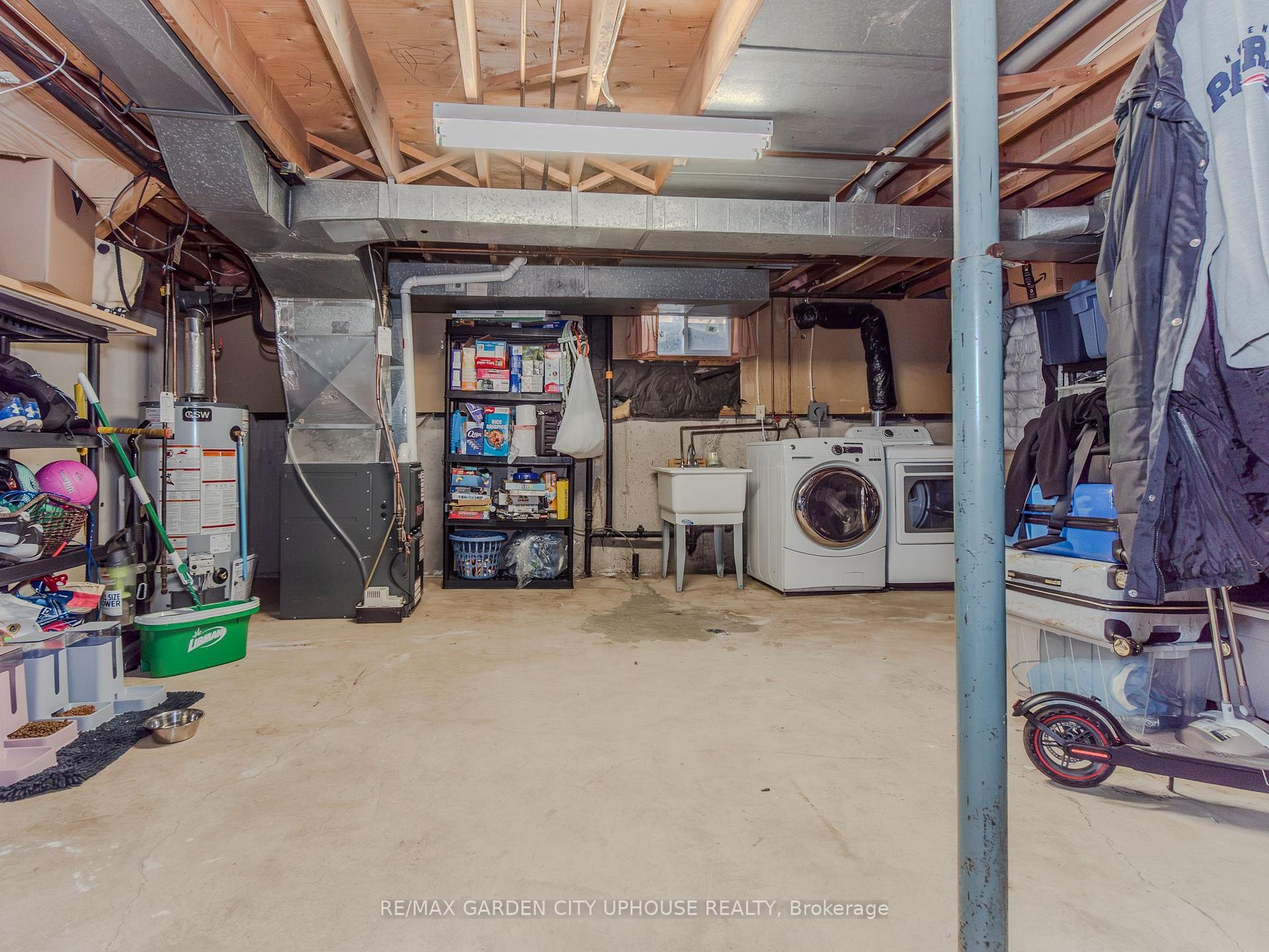 Photo 20 of 24 Greenmeadow Court, St. Catharines, Fairview — HOMEH