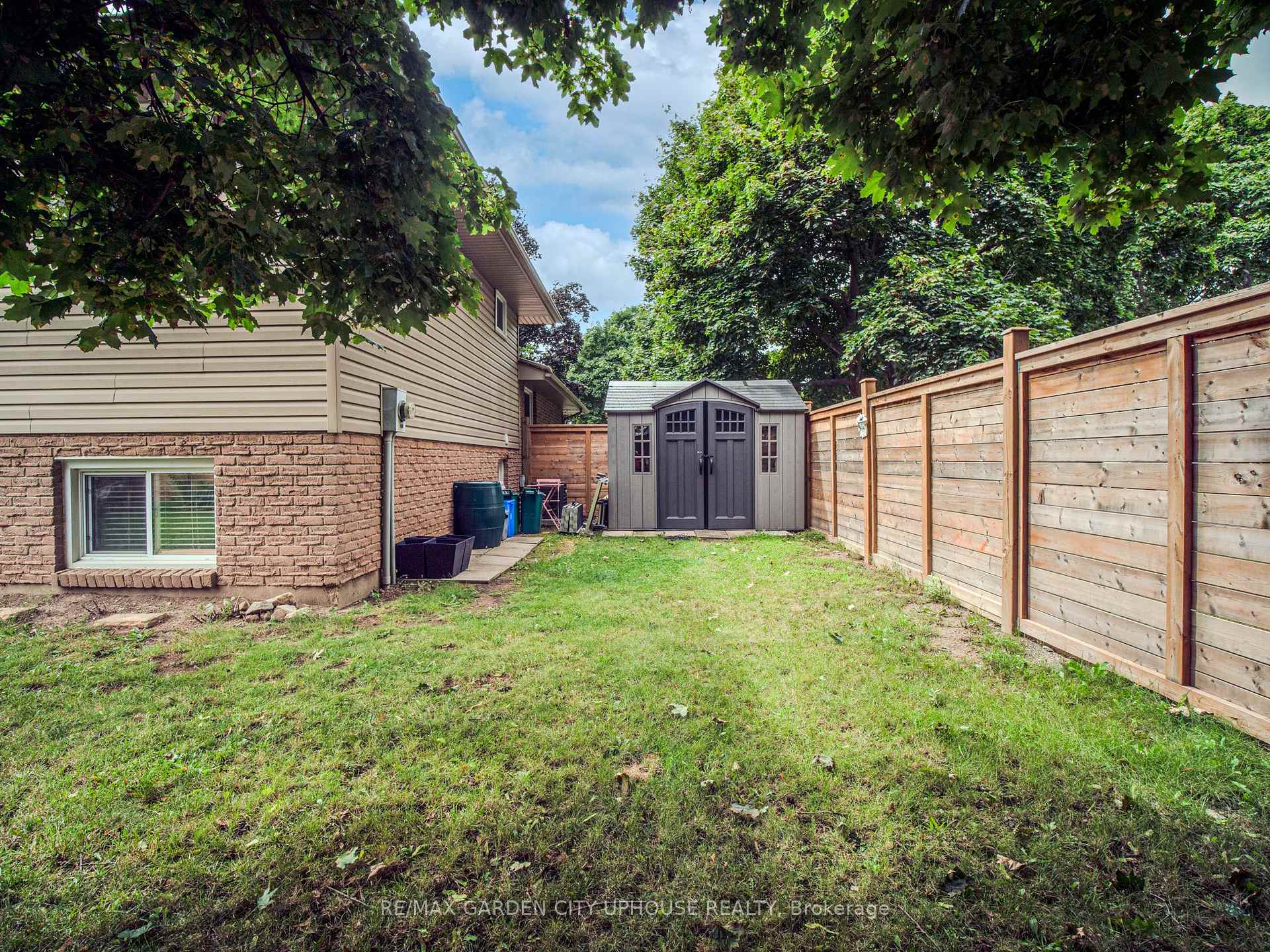 Photo 26 of 24 Greenmeadow Court, St. Catharines, Fairview — HOMEH