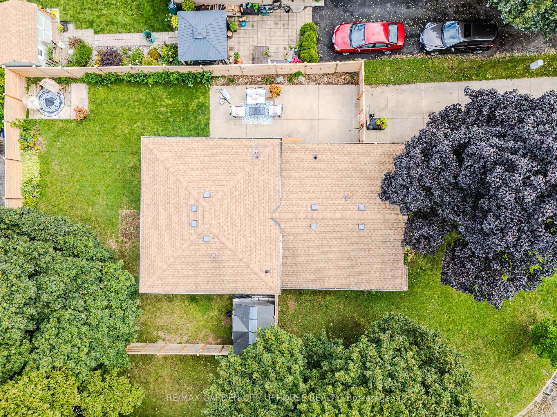 Photo 27 of 24 Greenmeadow Court, St. Catharines, Fairview — HOMEH
