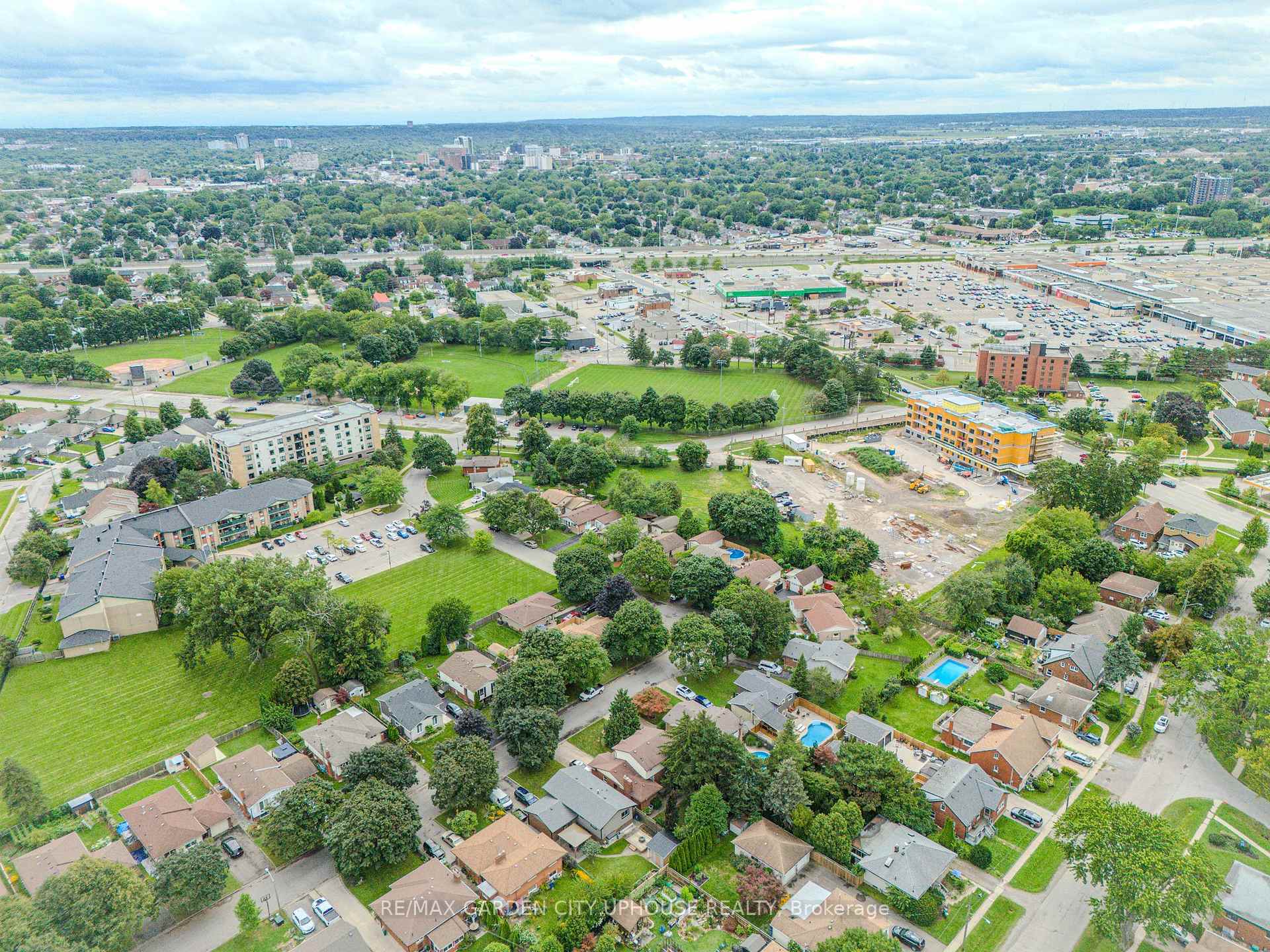 Photo 28 of 24 Greenmeadow Court, St. Catharines, Fairview — HOMEH