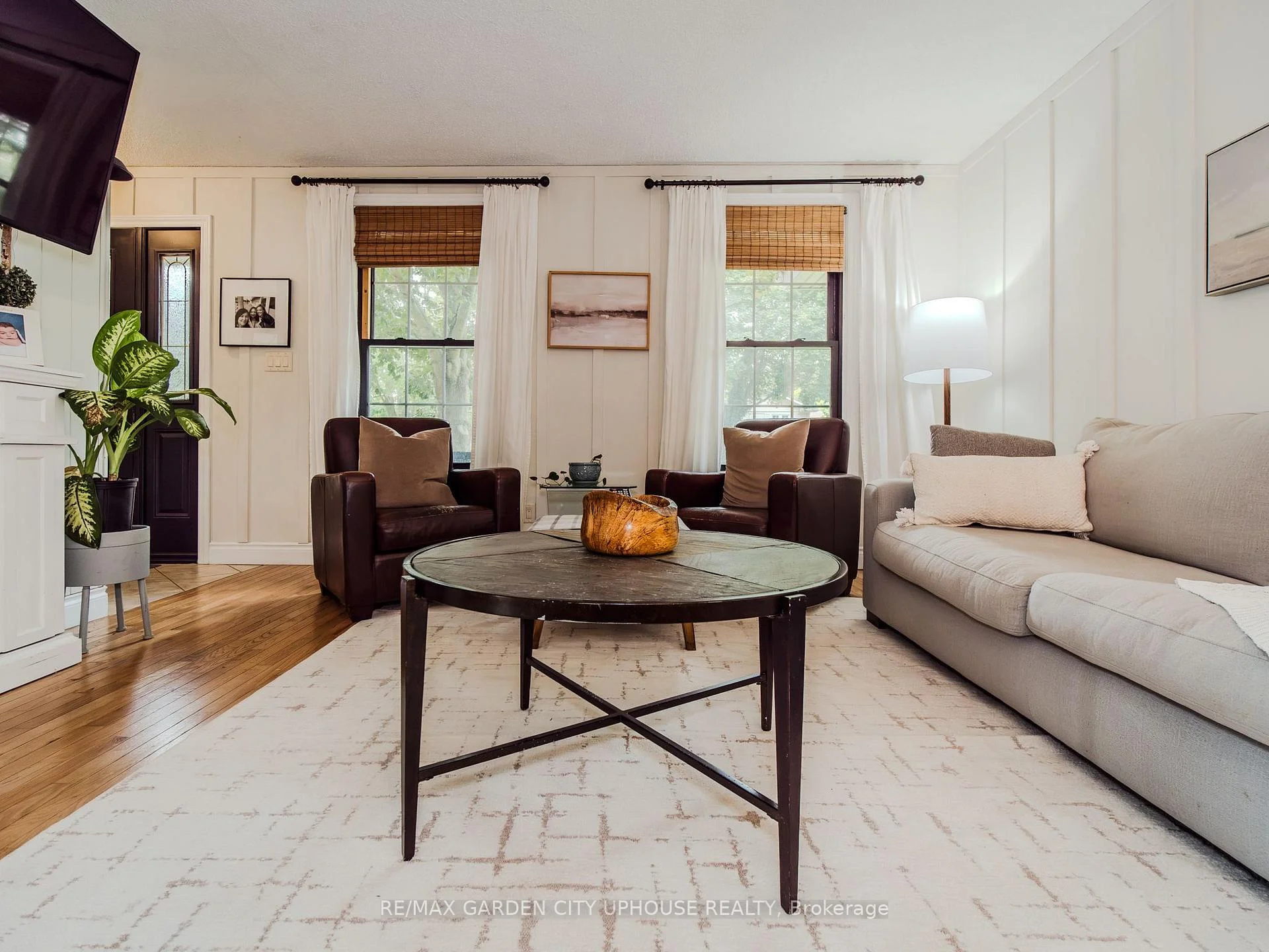 Photo 6 of 24 Greenmeadow Court, St. Catharines, Fairview — HOMEH