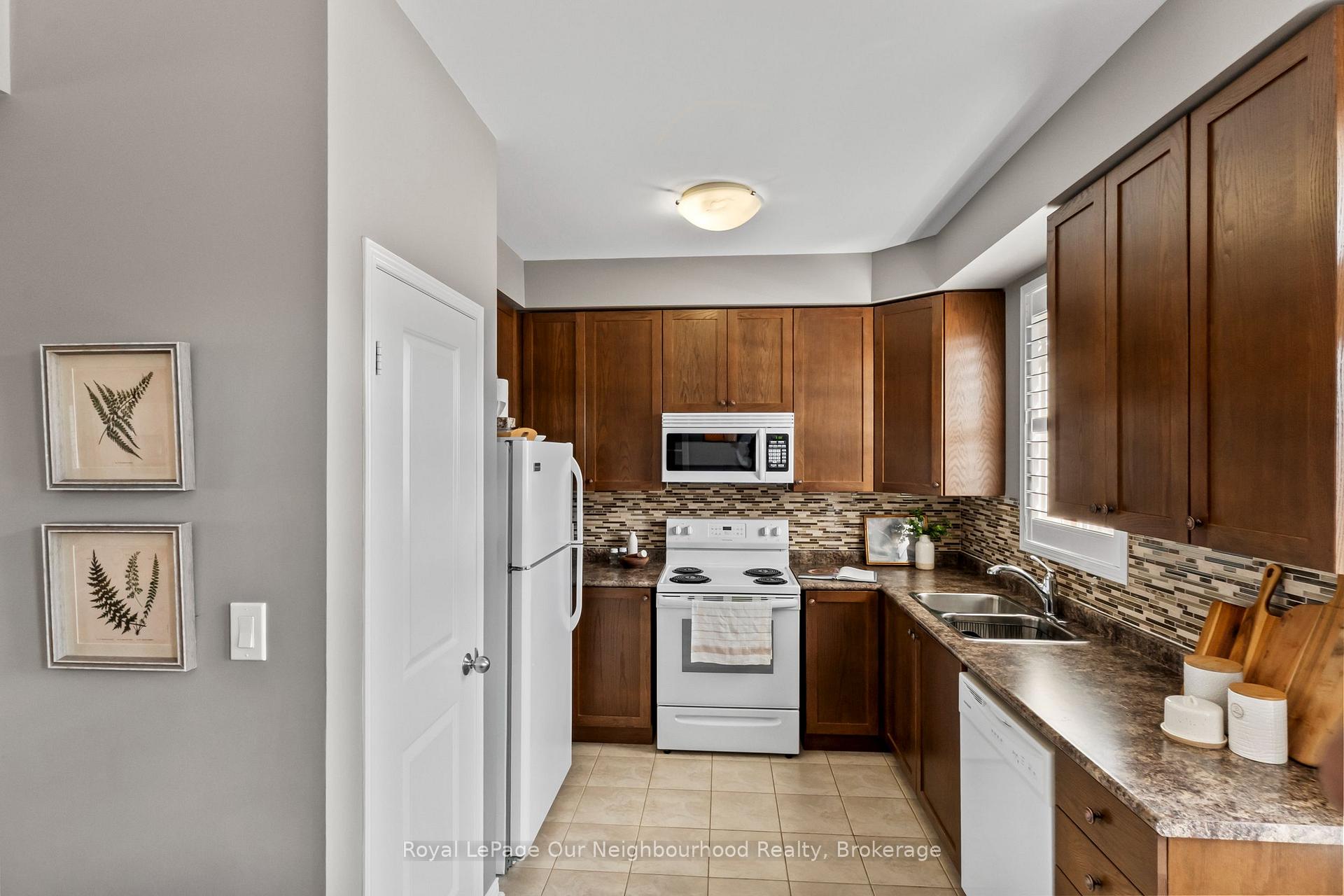Photo 17 of 83 Ted Miller Crescent, Clarington, Bowmanville — HOMEH