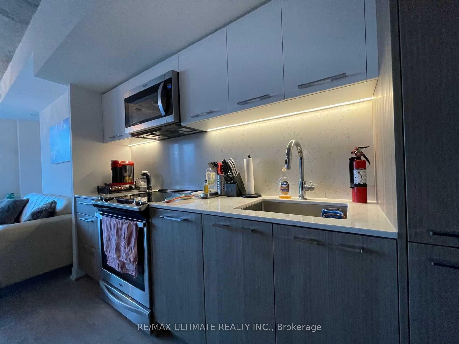Photo 4 of Unit 1701, 15 Baseball Place, Toronto, South Riverdale — HOMEH