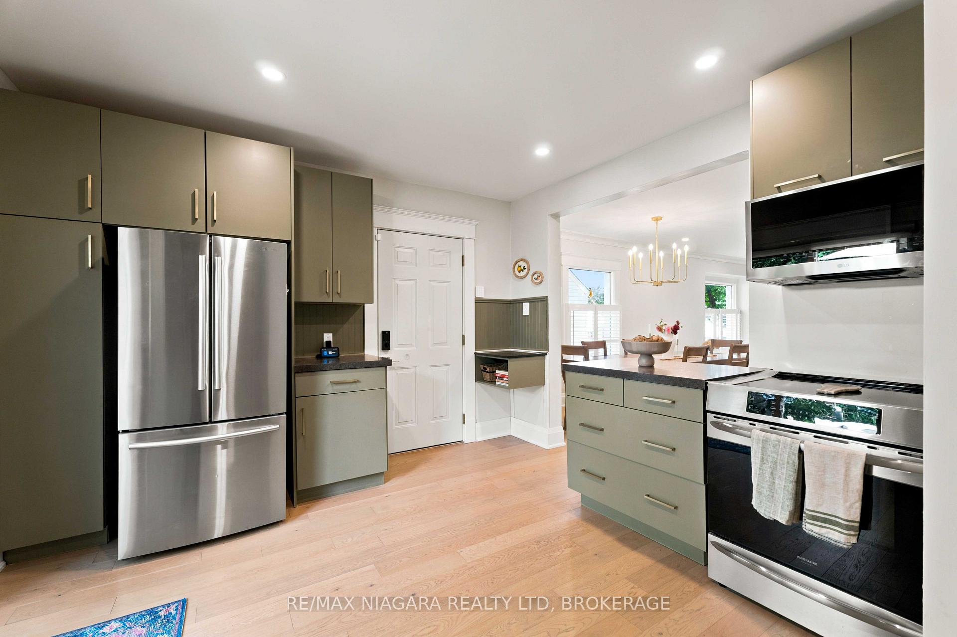 Photo 12 of 9 Johnston Street, St. Catharines, Port Dalhousie — HOMEH