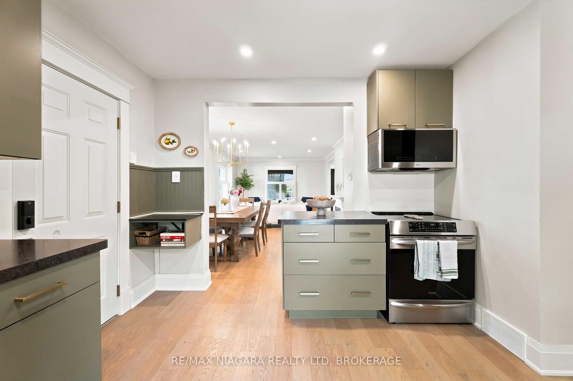 Photo 13 of 9 Johnston Street, St. Catharines, Port Dalhousie — HOMEH