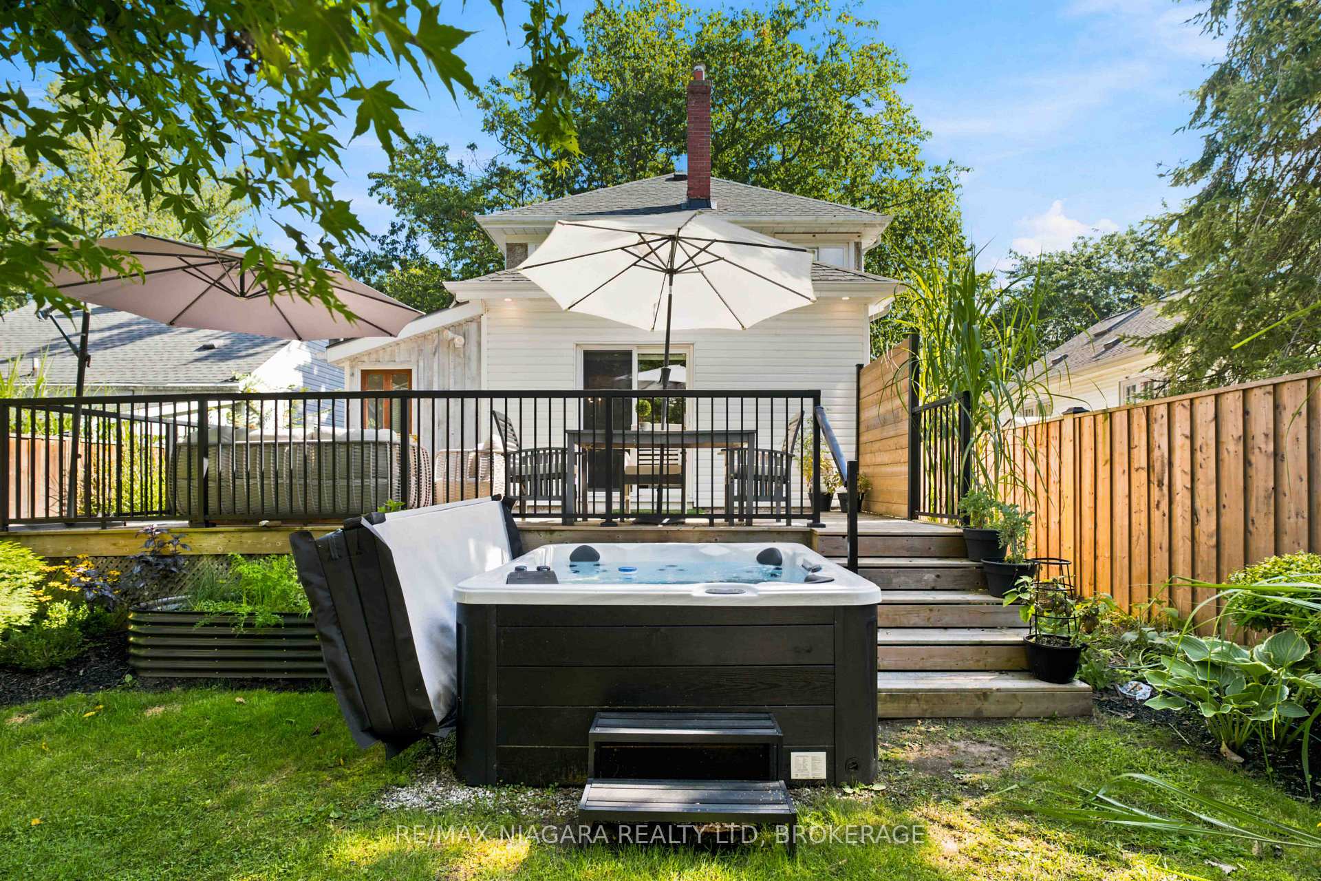 Photo 29 of 9 Johnston Street, St. Catharines, Port Dalhousie — HOMEH