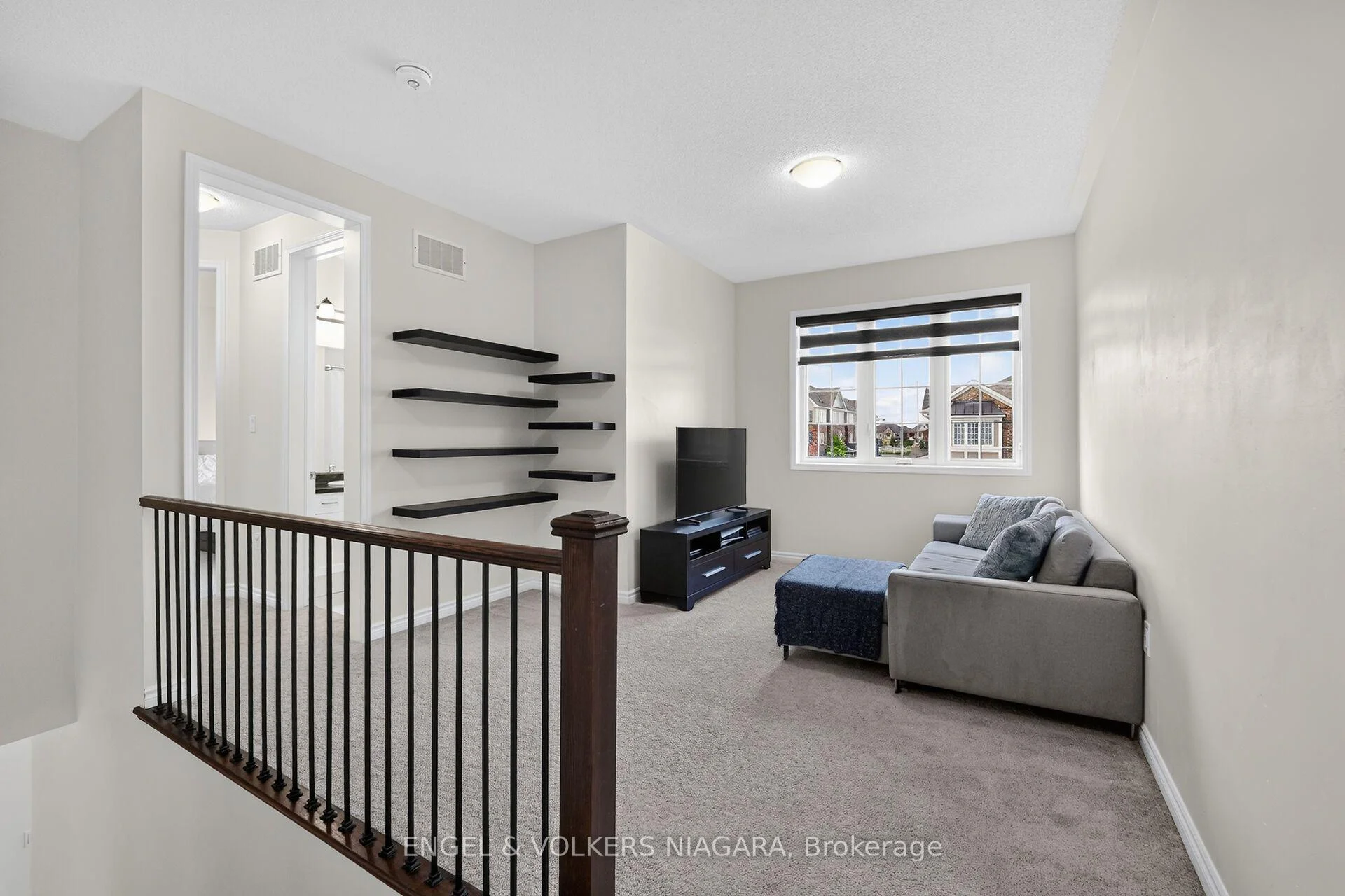 Photo 17 of 1221 Rose Way S, Milton, Cobban — HOMEH