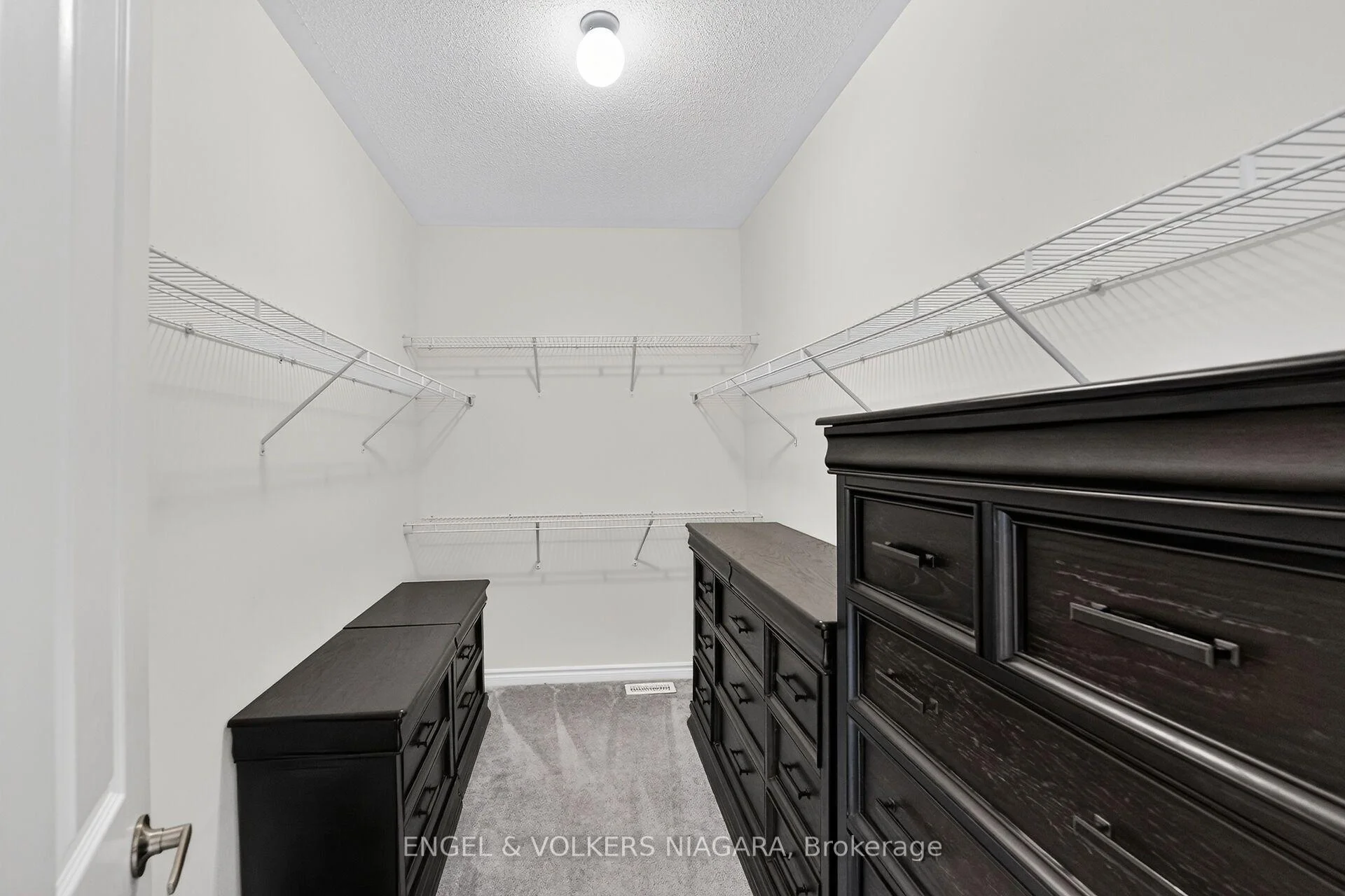 Photo 25 of 1221 Rose Way S, Milton, Cobban — HOMEH