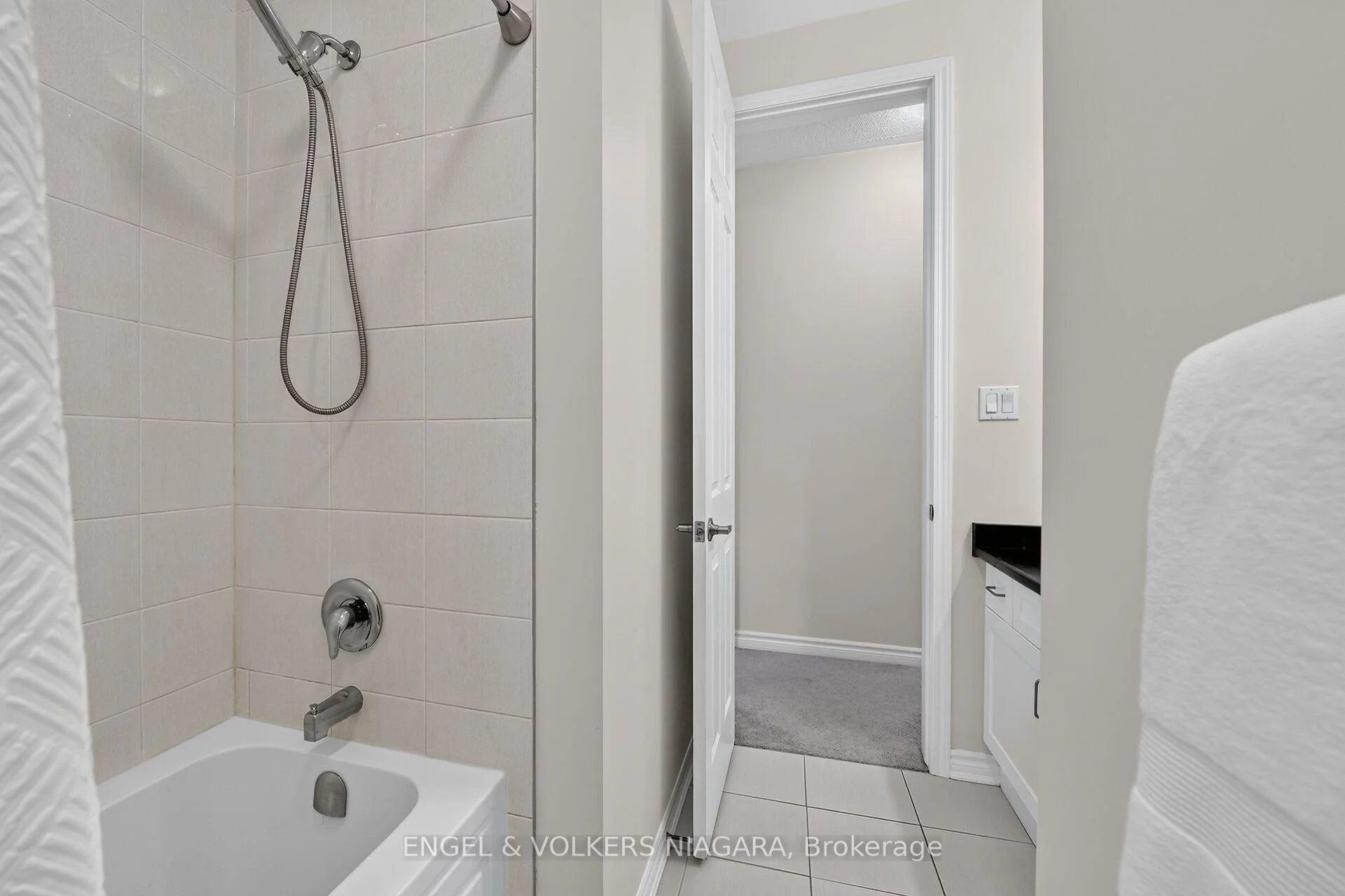 Photo 33 of 1221 Rose Way S, Milton, Cobban — HOMEH