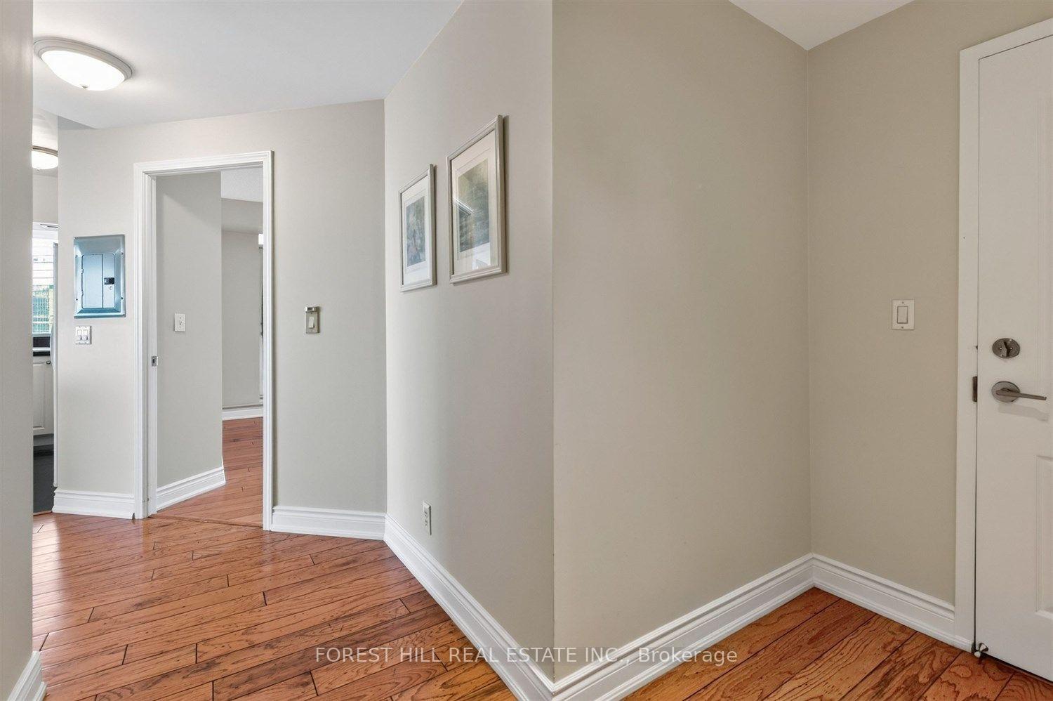 Photo 4 of Unit 903, 20 Collier Street, Toronto, Rosedale-Moore Park — HOMEH