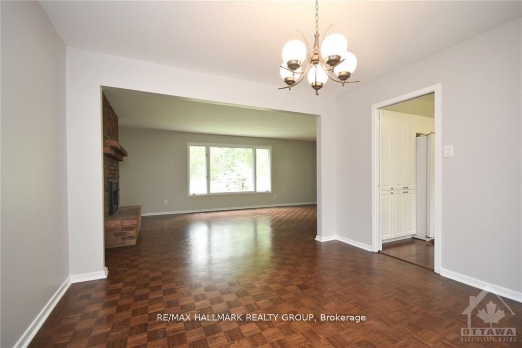Photo 5 of 14 Whippoorwill Drive, Ottawa, Rothwell Heights — HOMEH