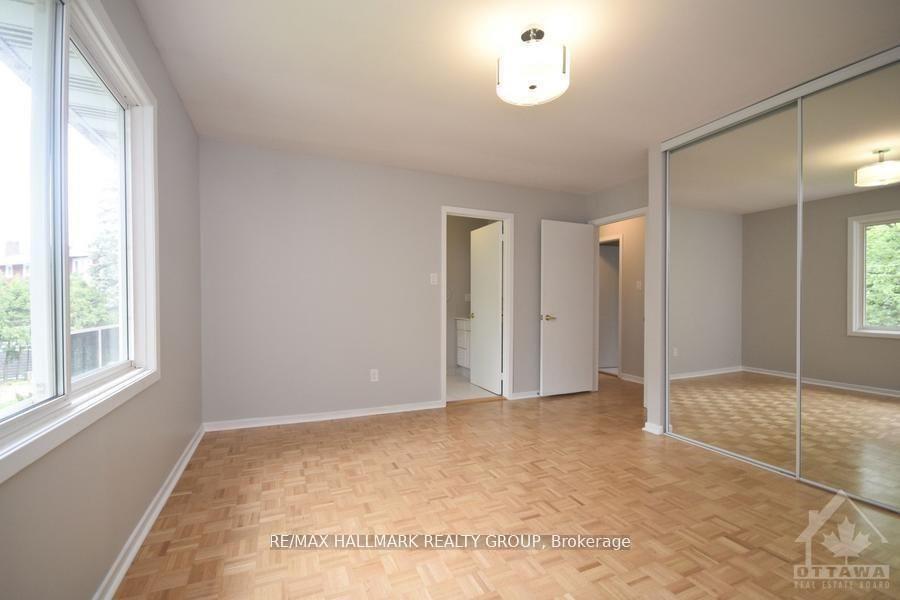 Photo 8 of 14 Whippoorwill Drive, Ottawa, Rothwell Heights — HOMEH