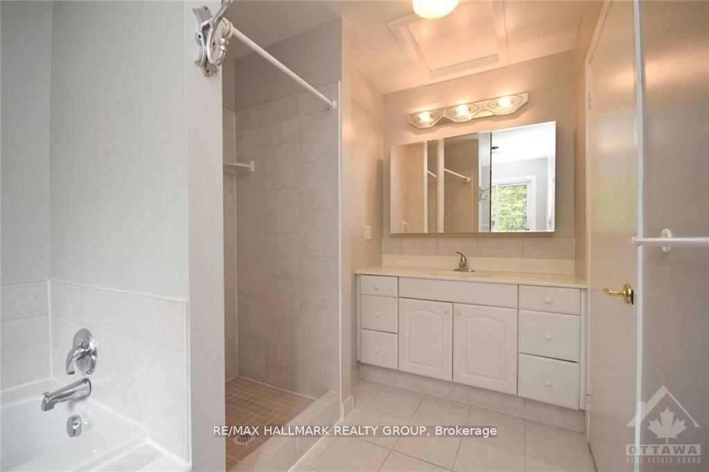 Photo 10 of 14 Whippoorwill Drive, Ottawa, Rothwell Heights — HOMEH