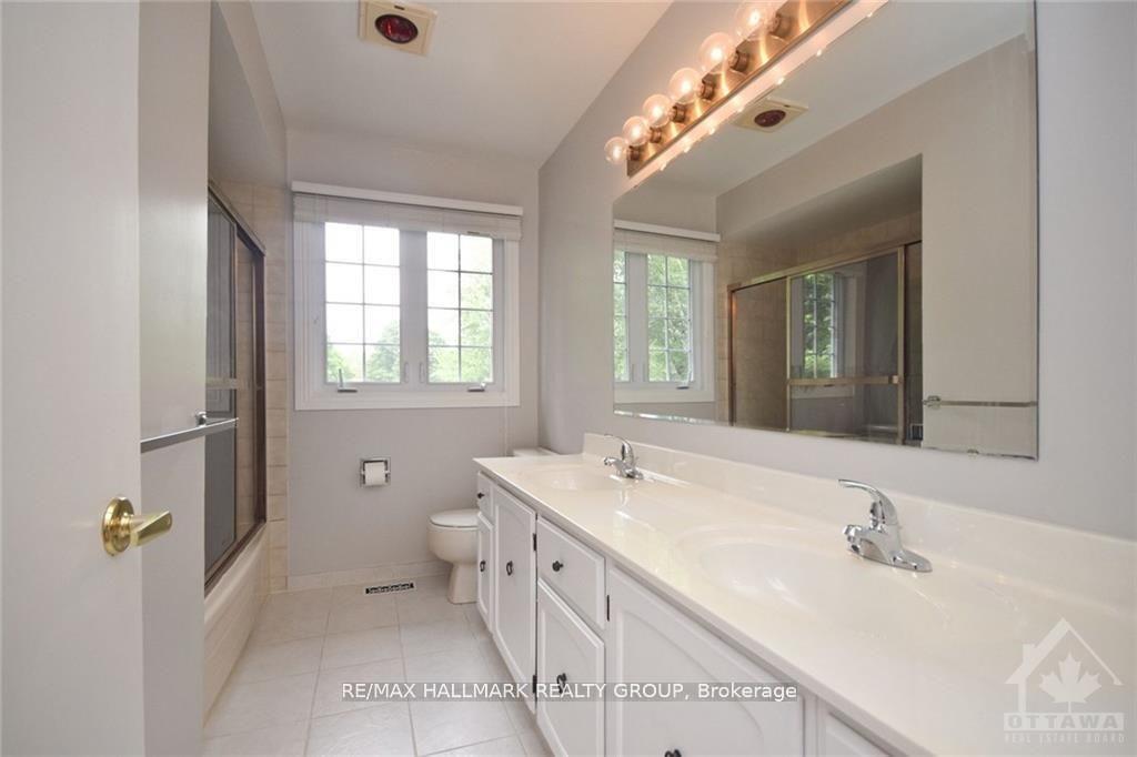 Photo 12 of 14 Whippoorwill Drive, Ottawa, Rothwell Heights — HOMEH