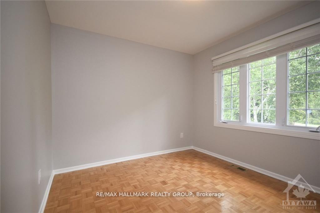 Photo 13 of 14 Whippoorwill Drive, Ottawa, Rothwell Heights — HOMEH
