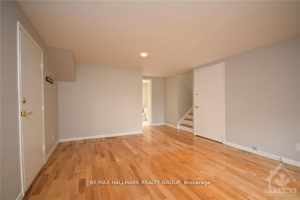 Photo 15 of 14 Whippoorwill Drive, Ottawa, Rothwell Heights — HOMEH