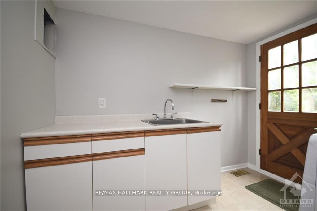 Photo 17 of 14 Whippoorwill Drive, Ottawa, Rothwell Heights — HOMEH
