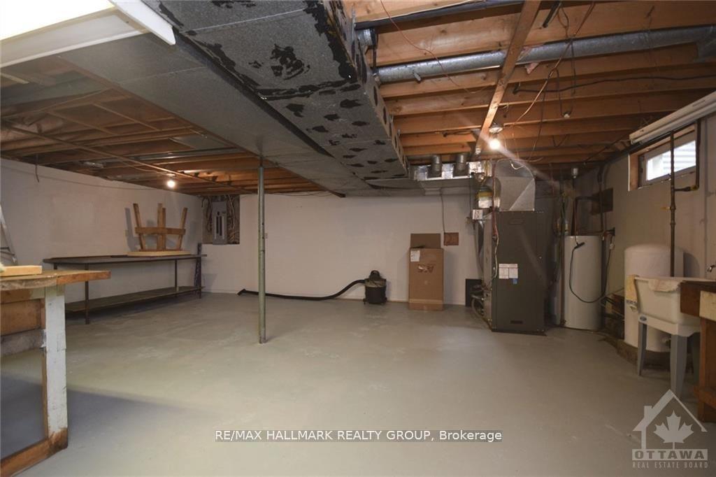 Photo 18 of 14 Whippoorwill Drive, Ottawa, Rothwell Heights — HOMEH