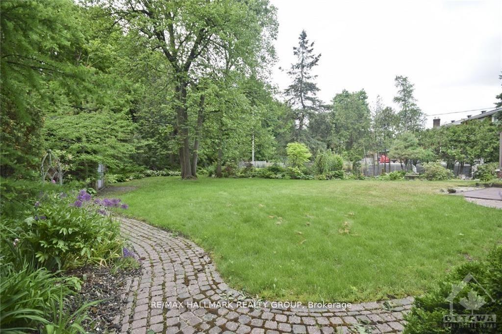 Photo 20 of 14 Whippoorwill Drive, Ottawa, Rothwell Heights — HOMEH