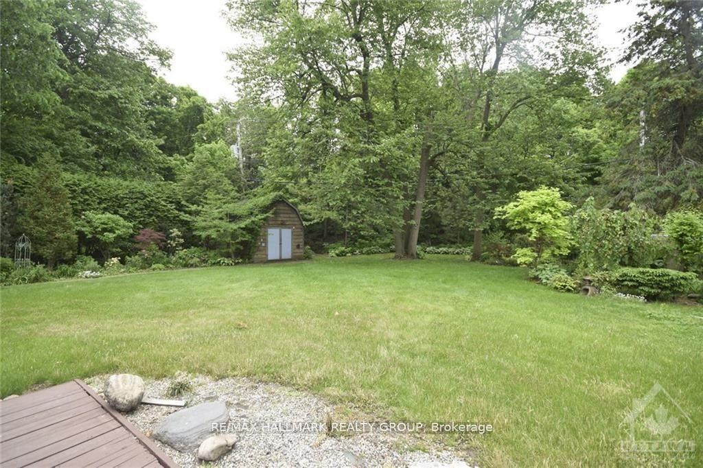 Photo 24 of 14 Whippoorwill Drive, Ottawa, Rothwell Heights — HOMEH