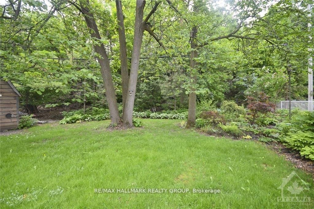 Photo 25 of 14 Whippoorwill Drive, Ottawa, Rothwell Heights — HOMEH