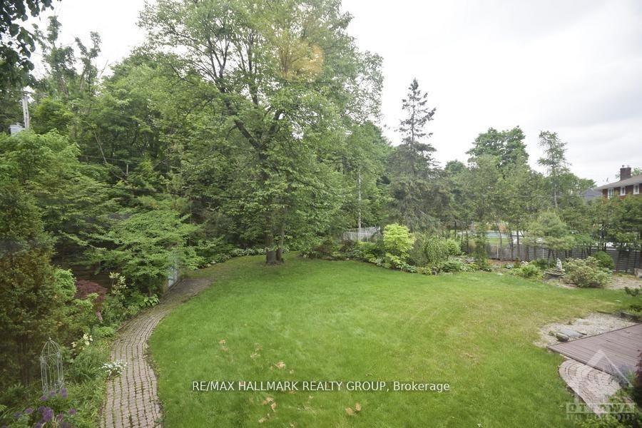 Photo 28 of 14 Whippoorwill Drive, Ottawa, Rothwell Heights — HOMEH