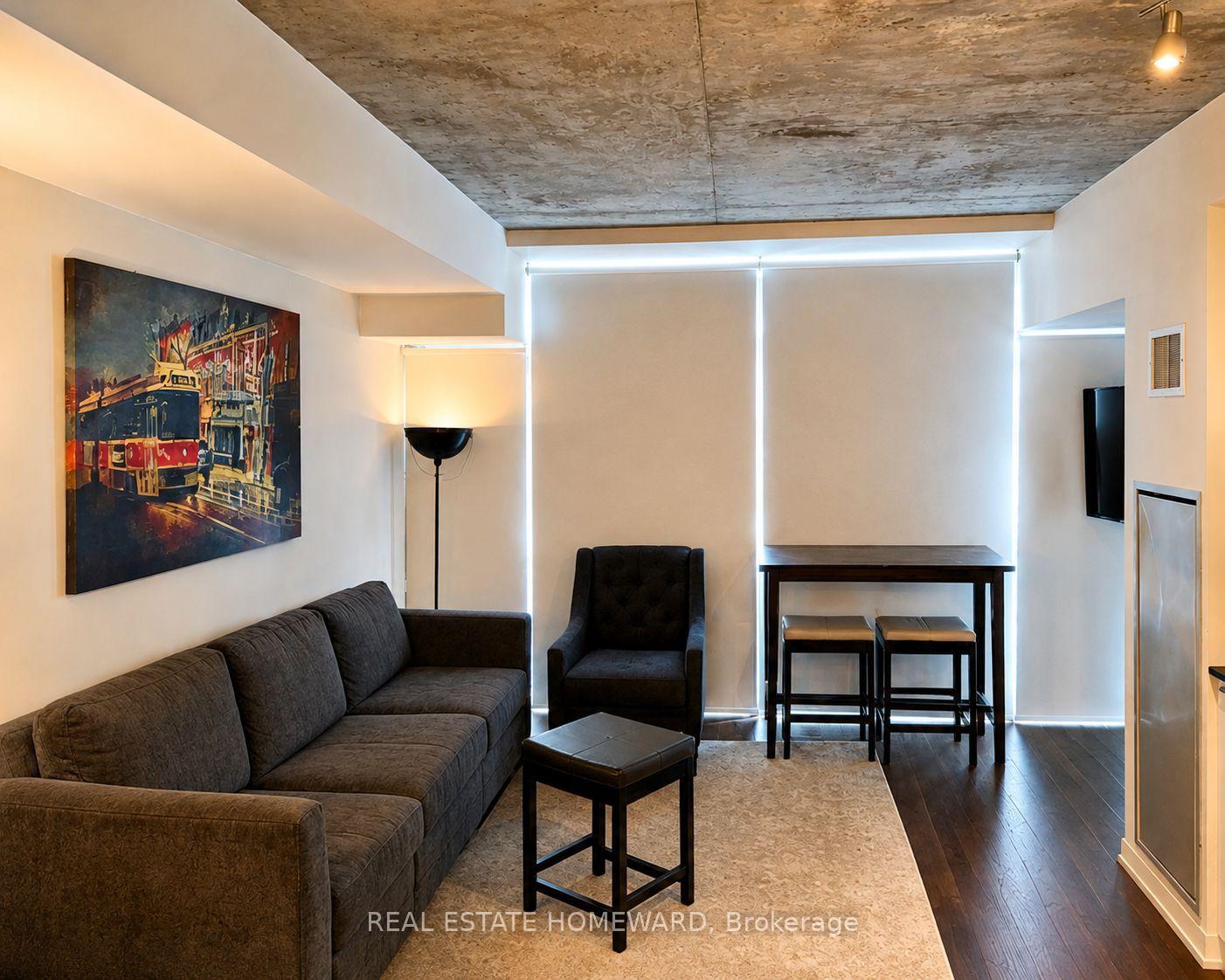 Front of Unit 512, 650 King Street W