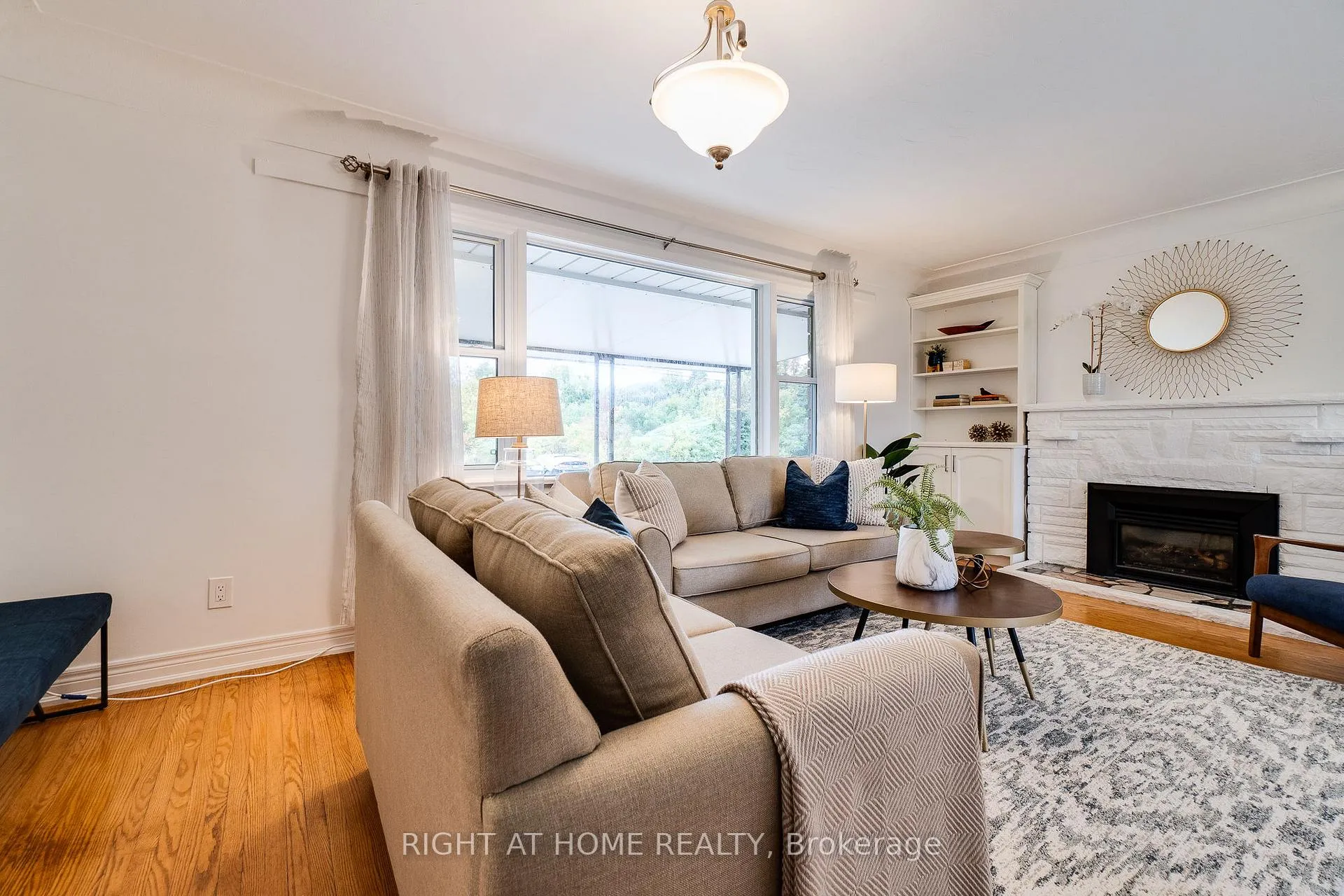 Photo 8 of 435 Parkside Drive, Hamilton, Waterdown — HOMEH