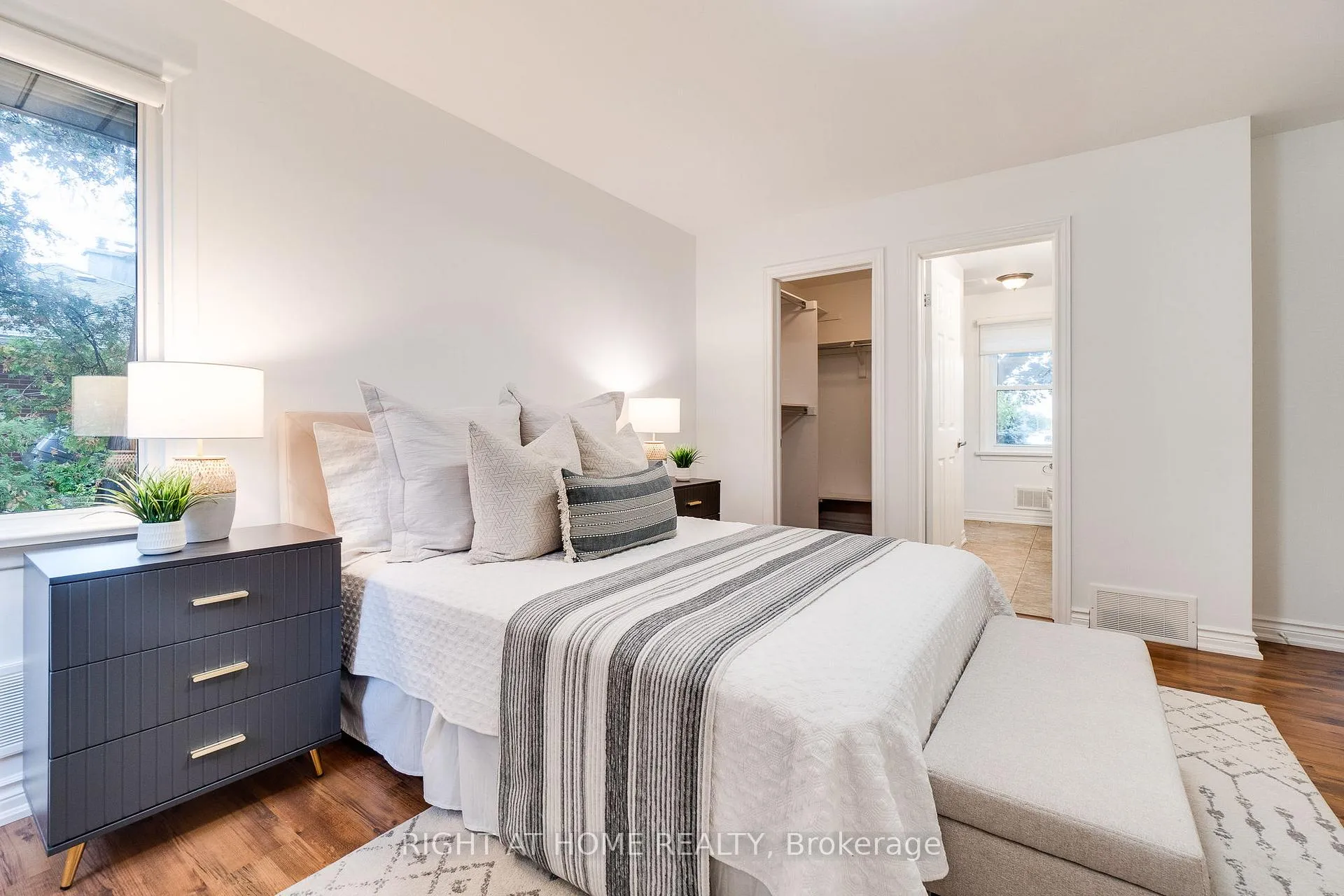 Photo 18 of 435 Parkside Drive, Hamilton, Waterdown — HOMEH