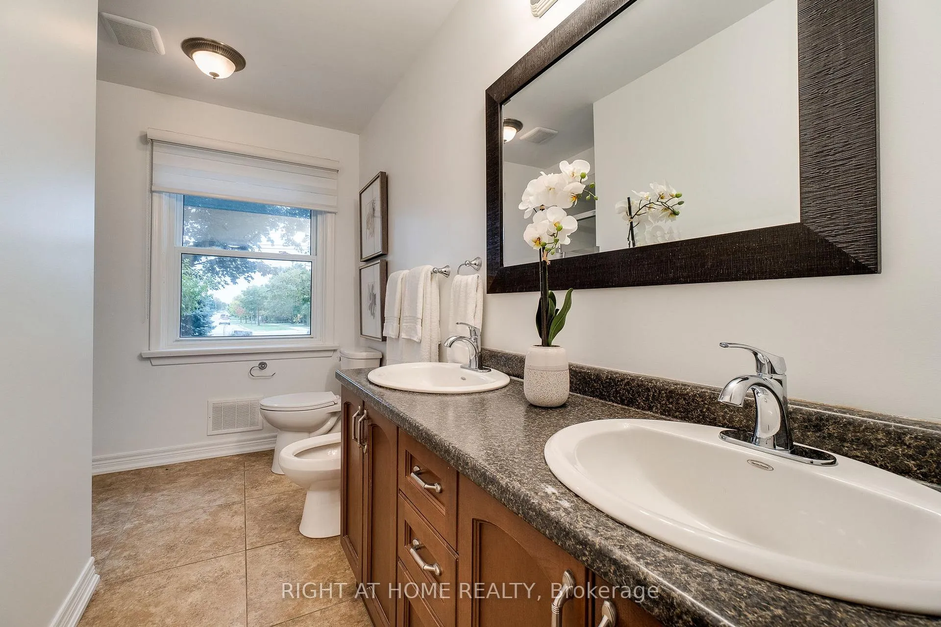 Photo 19 of 435 Parkside Drive, Hamilton, Waterdown — HOMEH