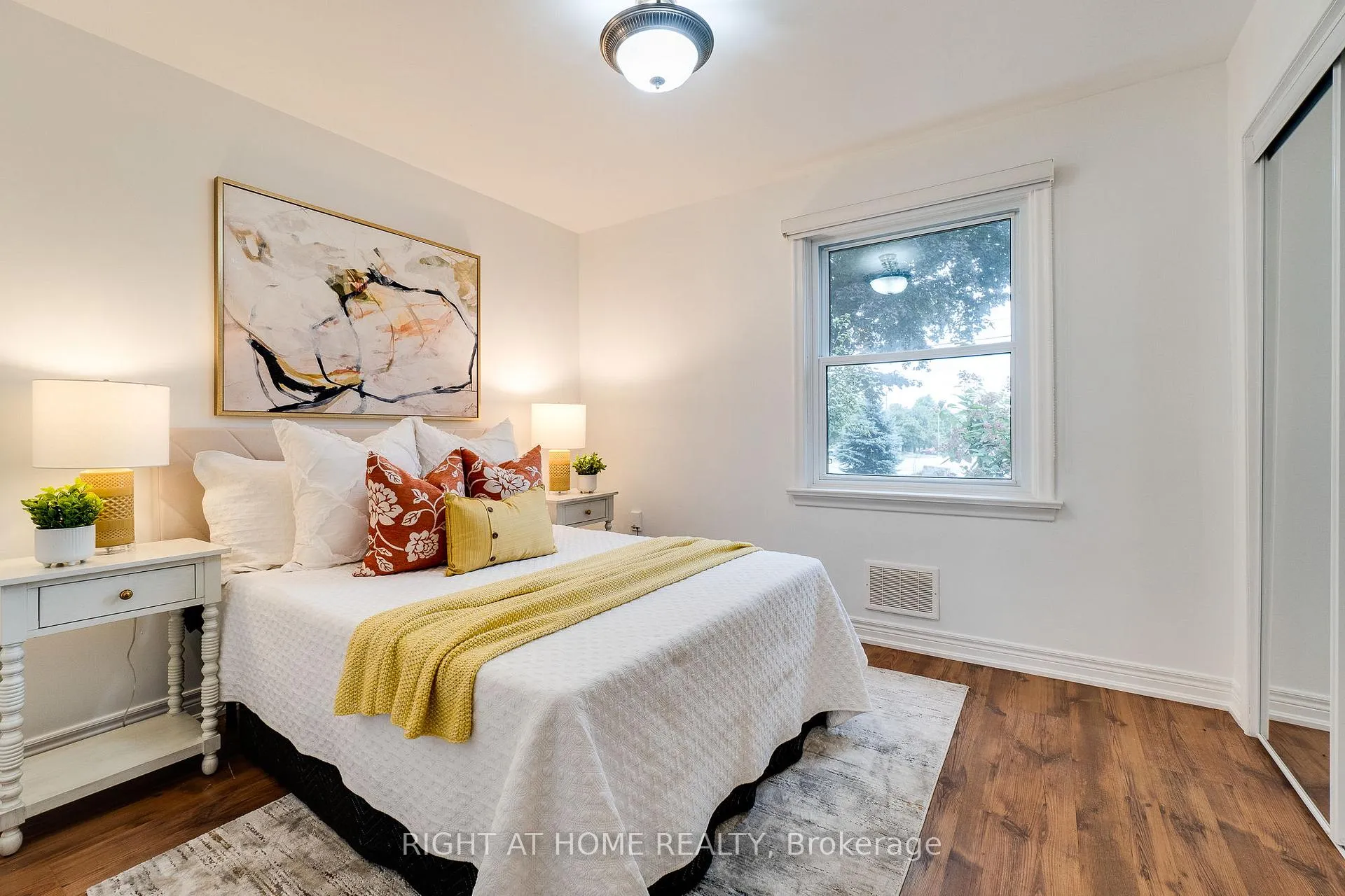Photo 21 of 435 Parkside Drive, Hamilton, Waterdown — HOMEH