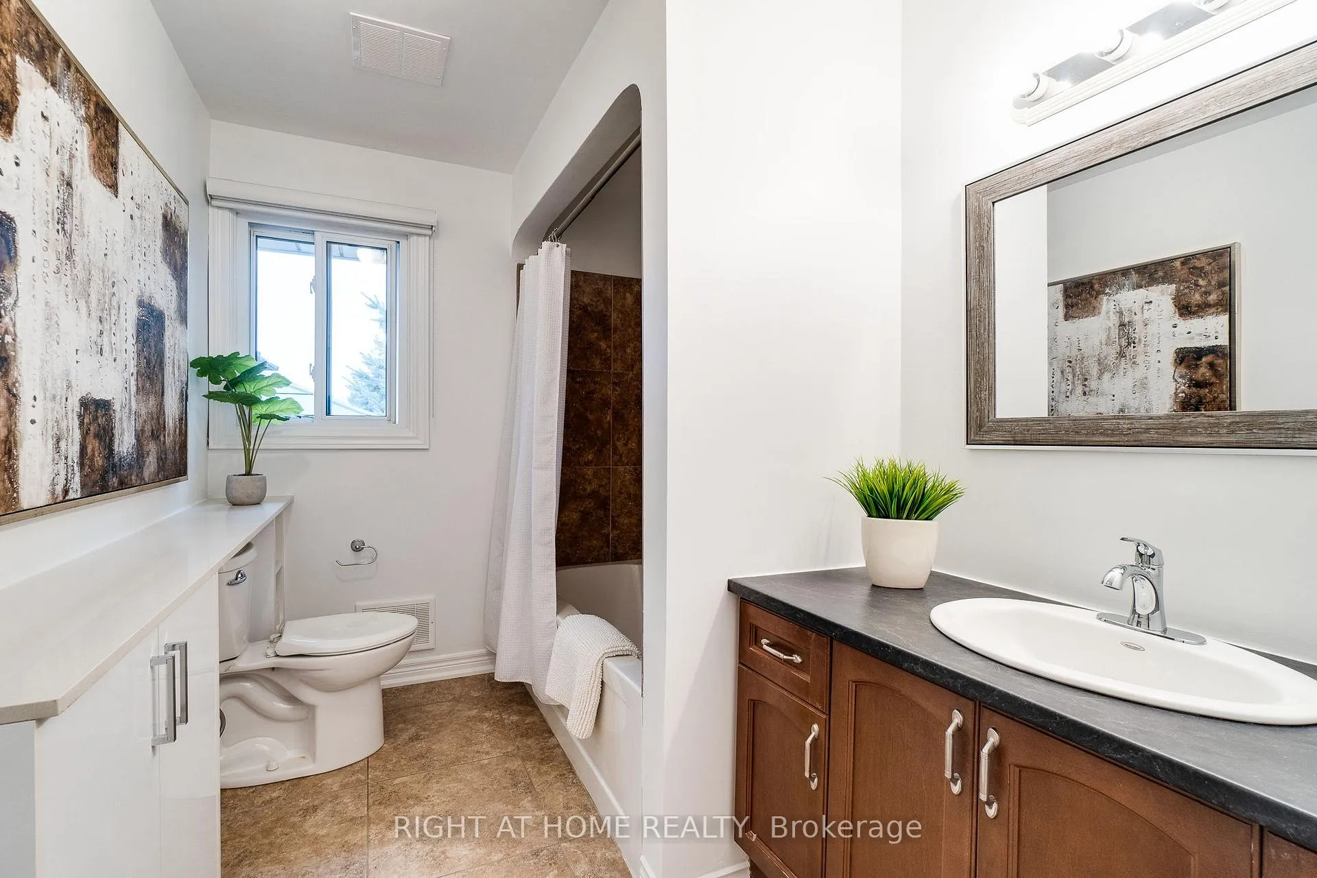 Photo 23 of 435 Parkside Drive, Hamilton, Waterdown — HOMEH