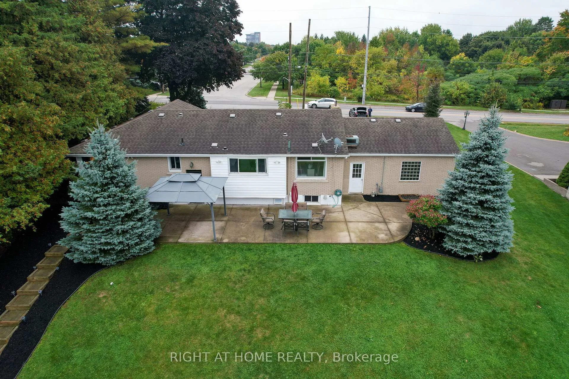 Photo 28 of 435 Parkside Drive, Hamilton, Waterdown — HOMEH