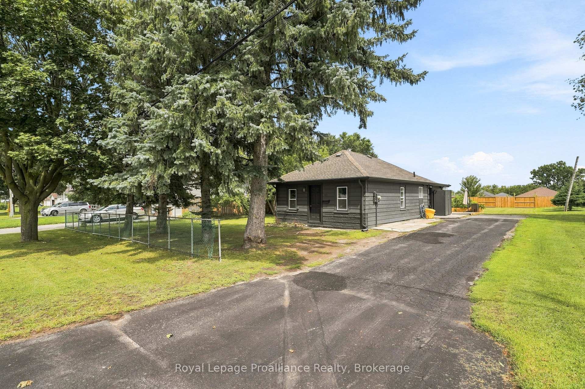 Photo of 161 University Avenue