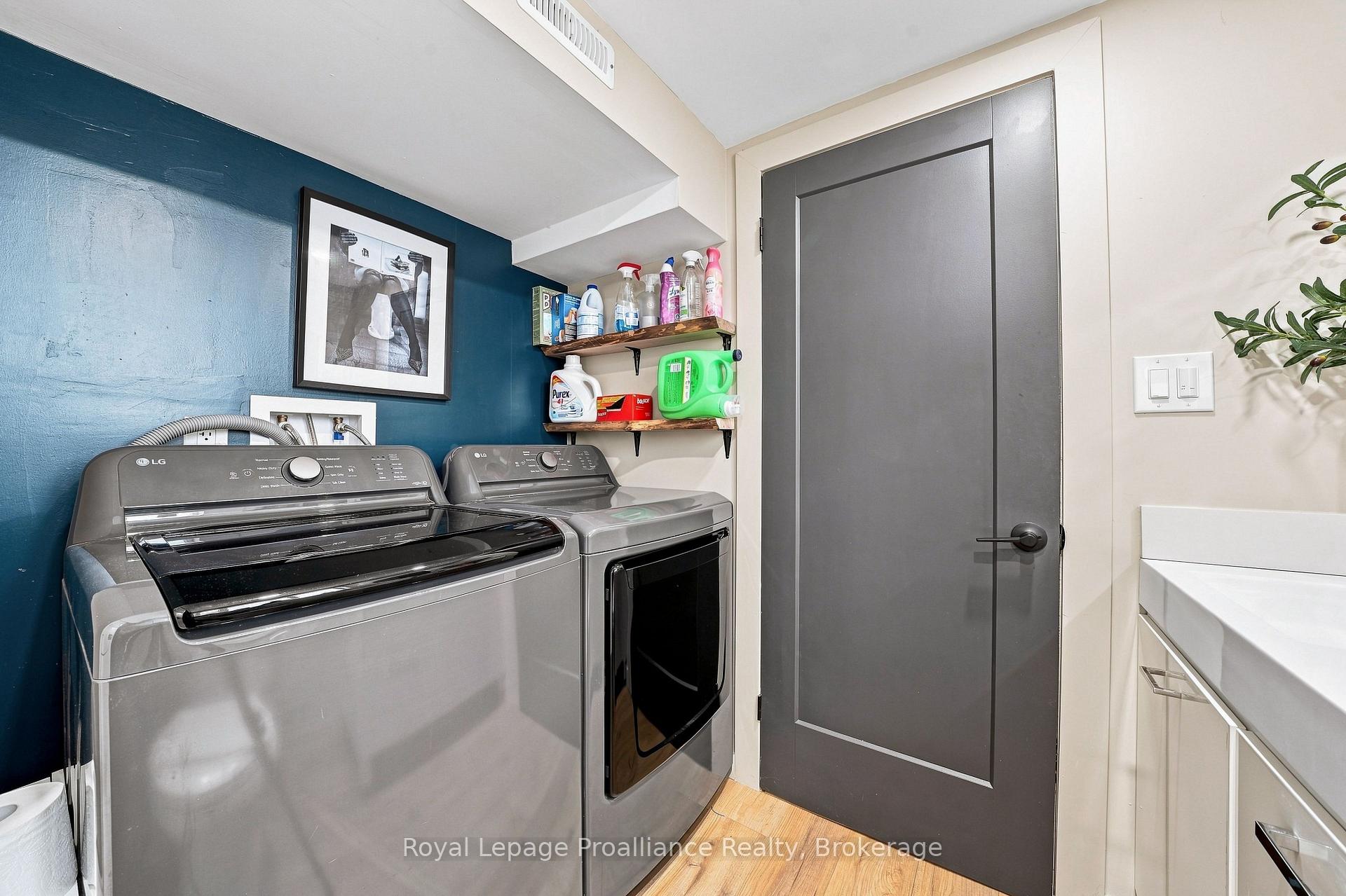 Photo 15 of 161 University Avenue, Belleville, Belleville Ward — HOMEH