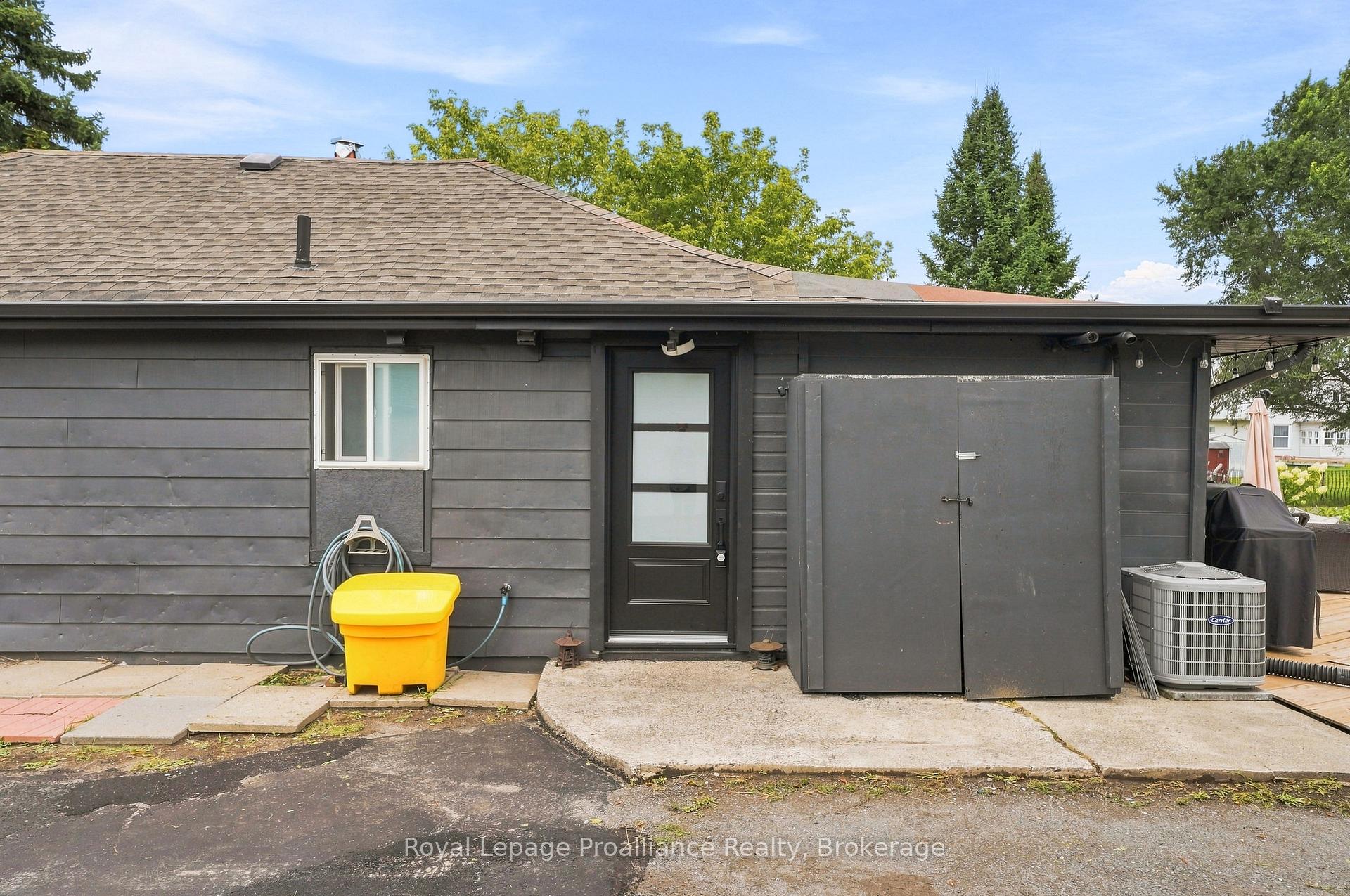 Photo 24 of 161 University Avenue, Belleville, Belleville Ward — HOMEH
