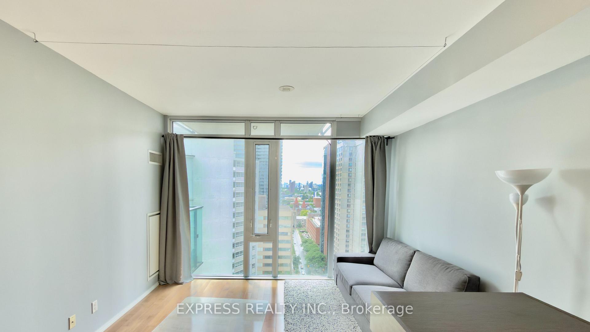 Photo 8 of Unit 2006, 75 St. Nicholas Street, Toronto, Bay Street Corridor — HOMEH