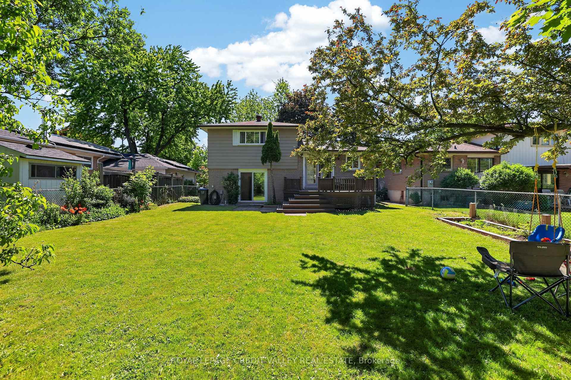 Photo 43 of 32 Farmington Drive, Brampton, Brampton East — HOMEH