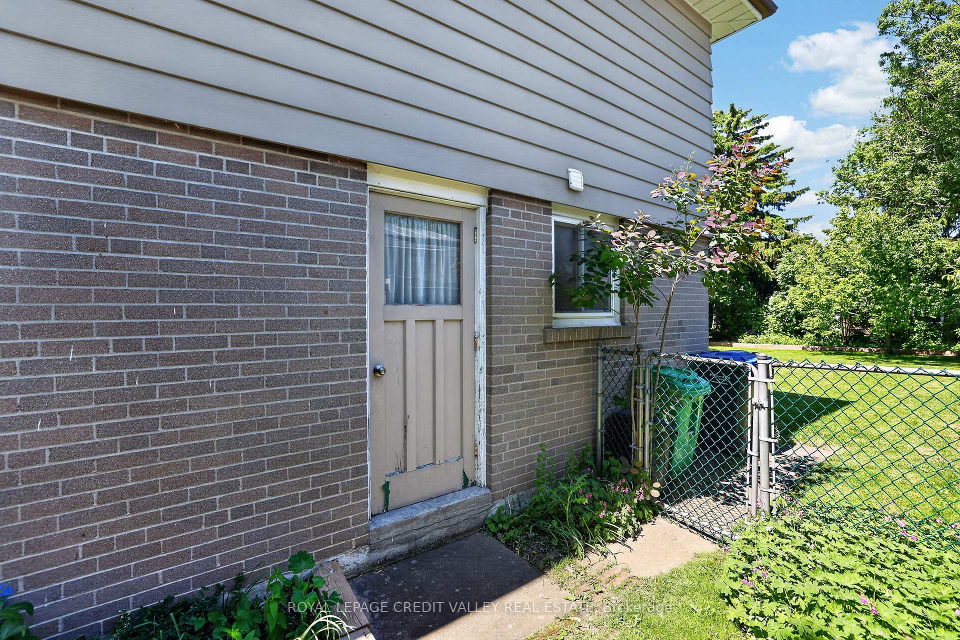 Photo 45 of 32 Farmington Drive, Brampton, Brampton East — HOMEH