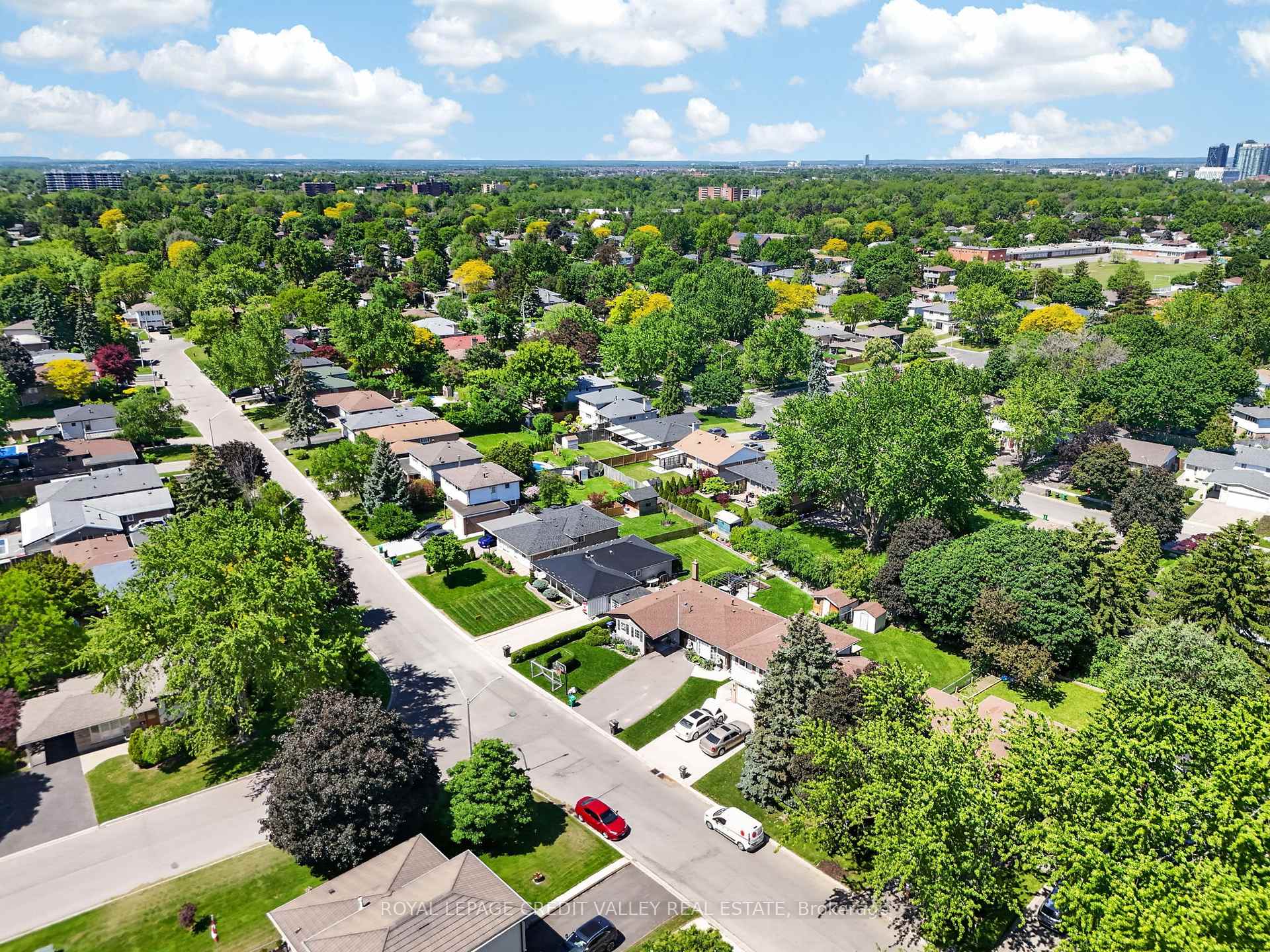 Photo 48 of 32 Farmington Drive, Brampton, Brampton East — HOMEH